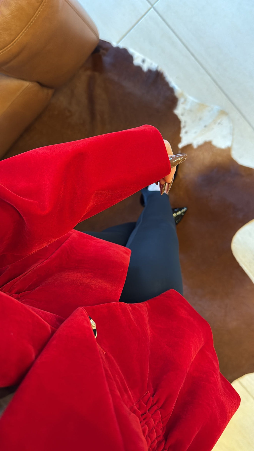 Aksamitna taliowana marynarka czerowona EMO - Veretti Boutique