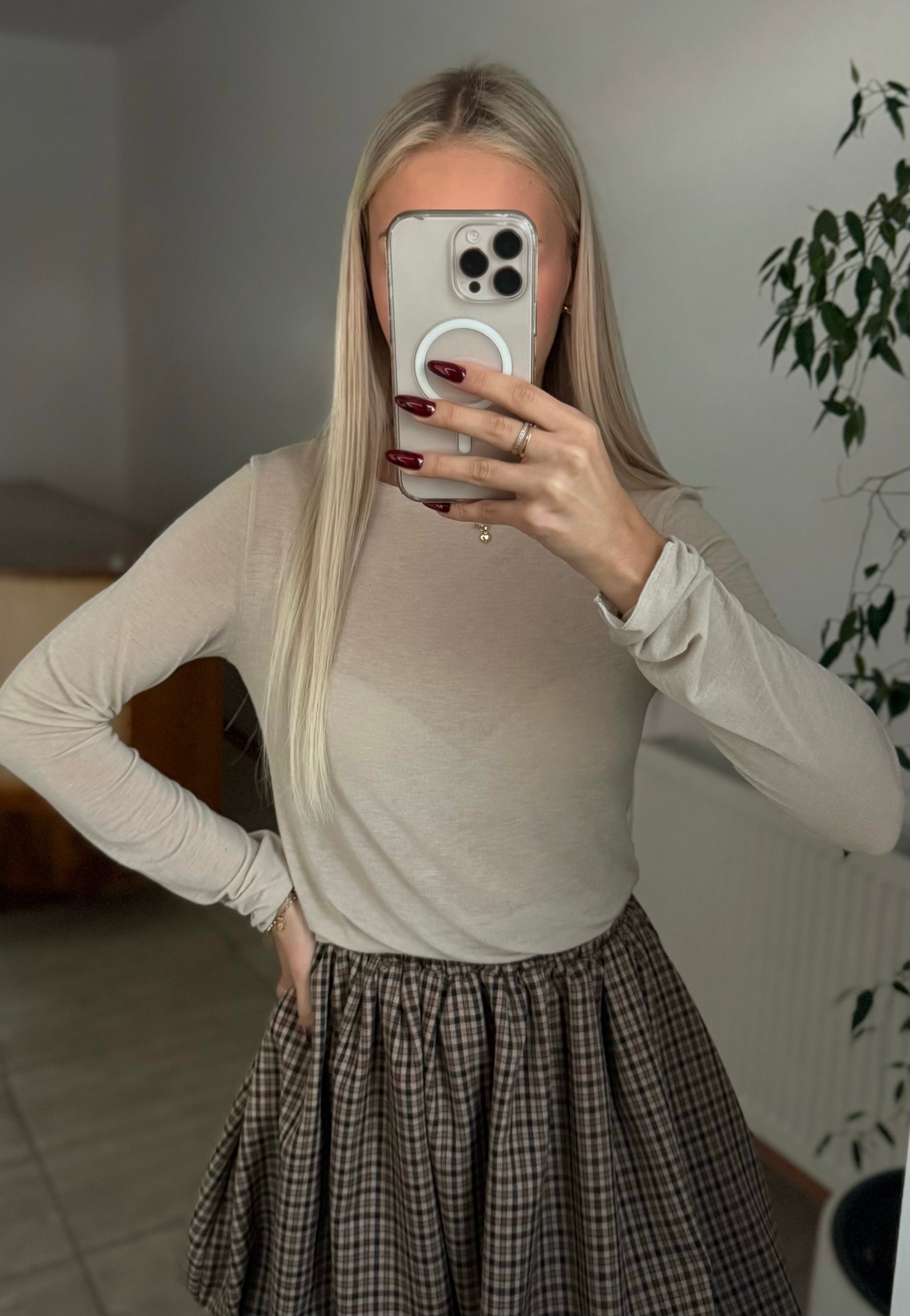 Bluzka mgiełka 80% wiskoza i 5% kaszmir beżowa - Veretti Boutique