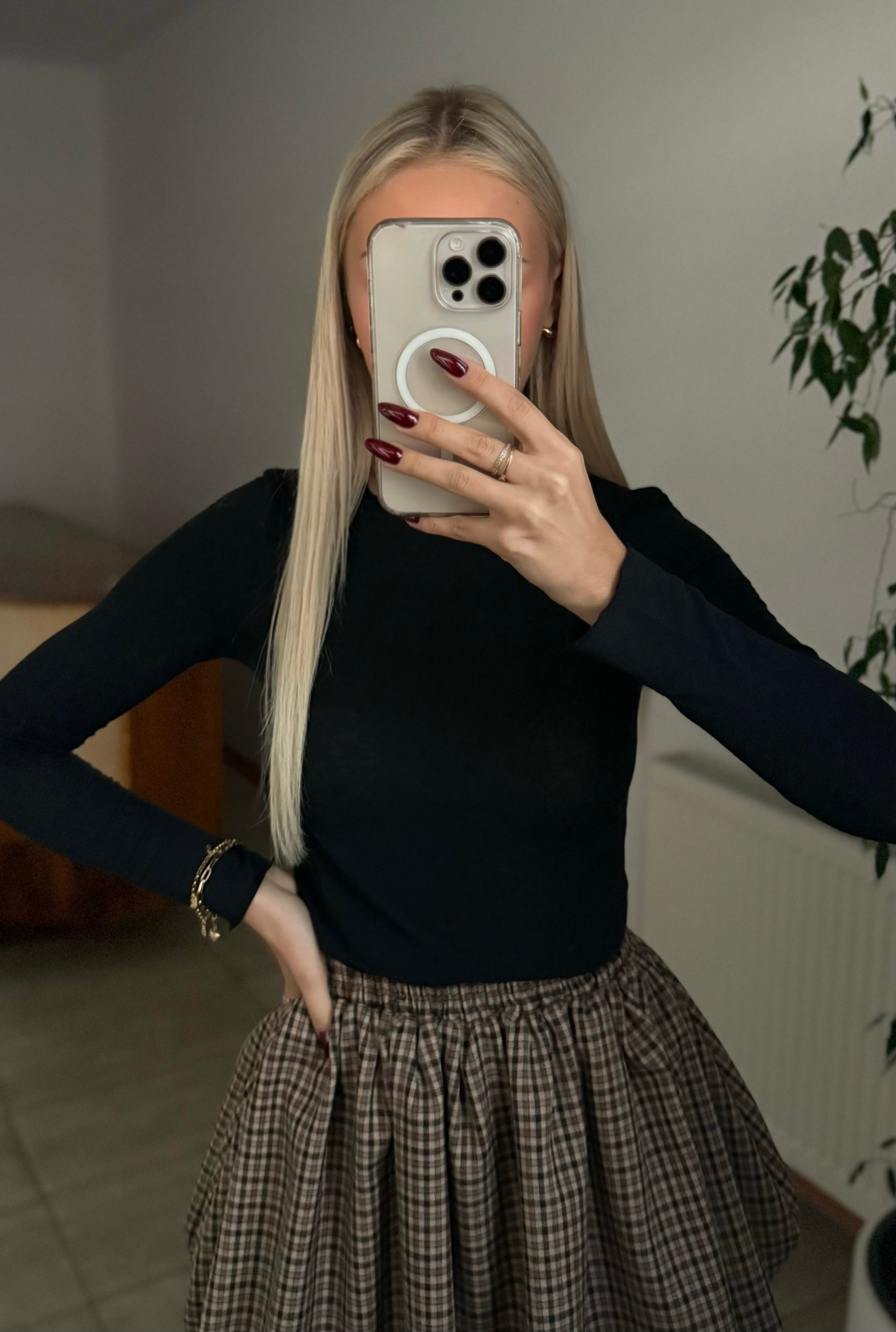 Bluzka mgiełka 85% modal i 10% kaszmir czarna - Veretti Boutique