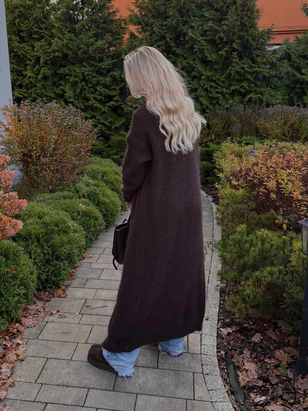 Długi kardigan super kid moher czekoladowy 40% moher 35% poliamid 25% wełna - Veretti Boutique