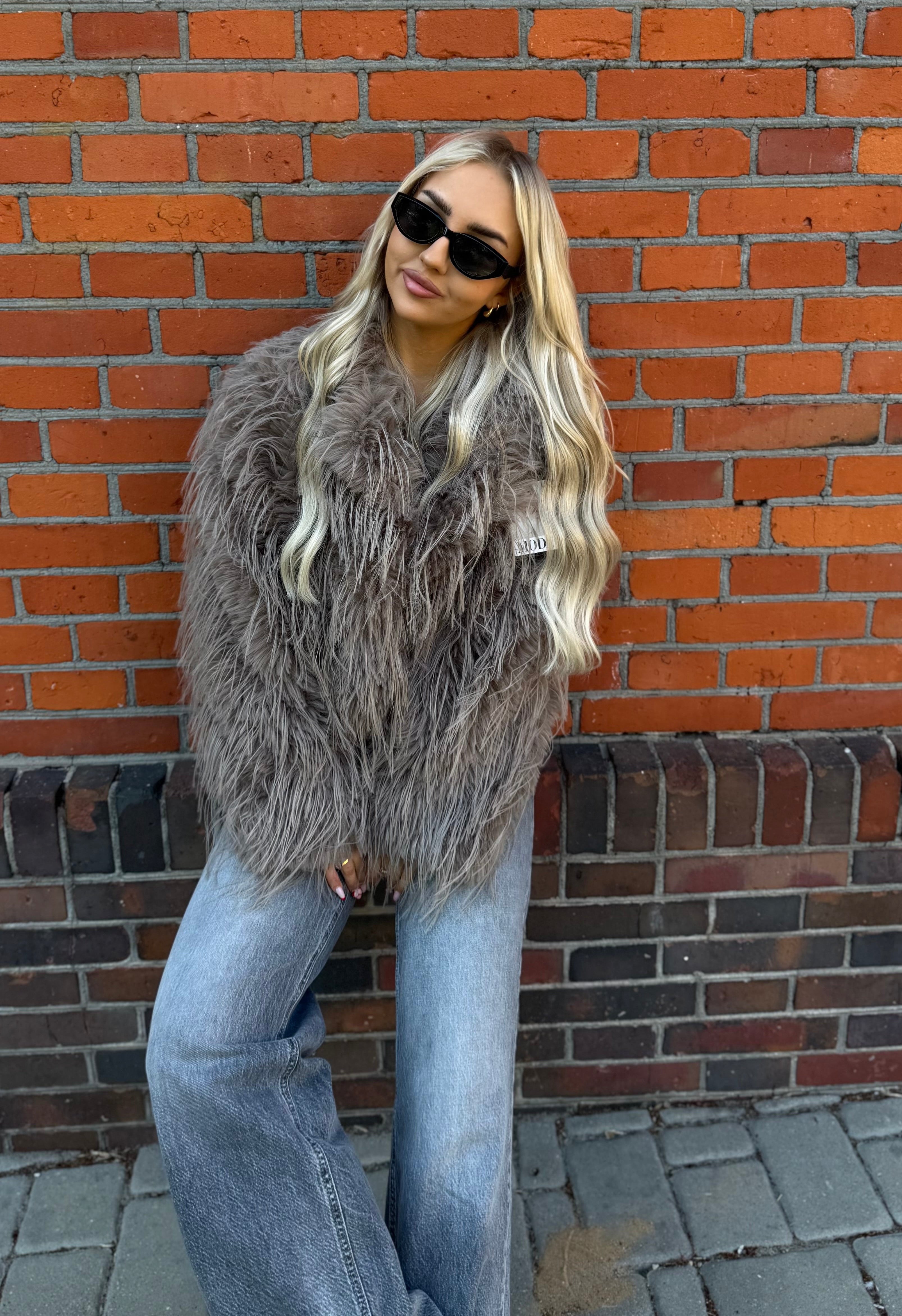 Futerko z włosem TAUPE - Veretti Boutique