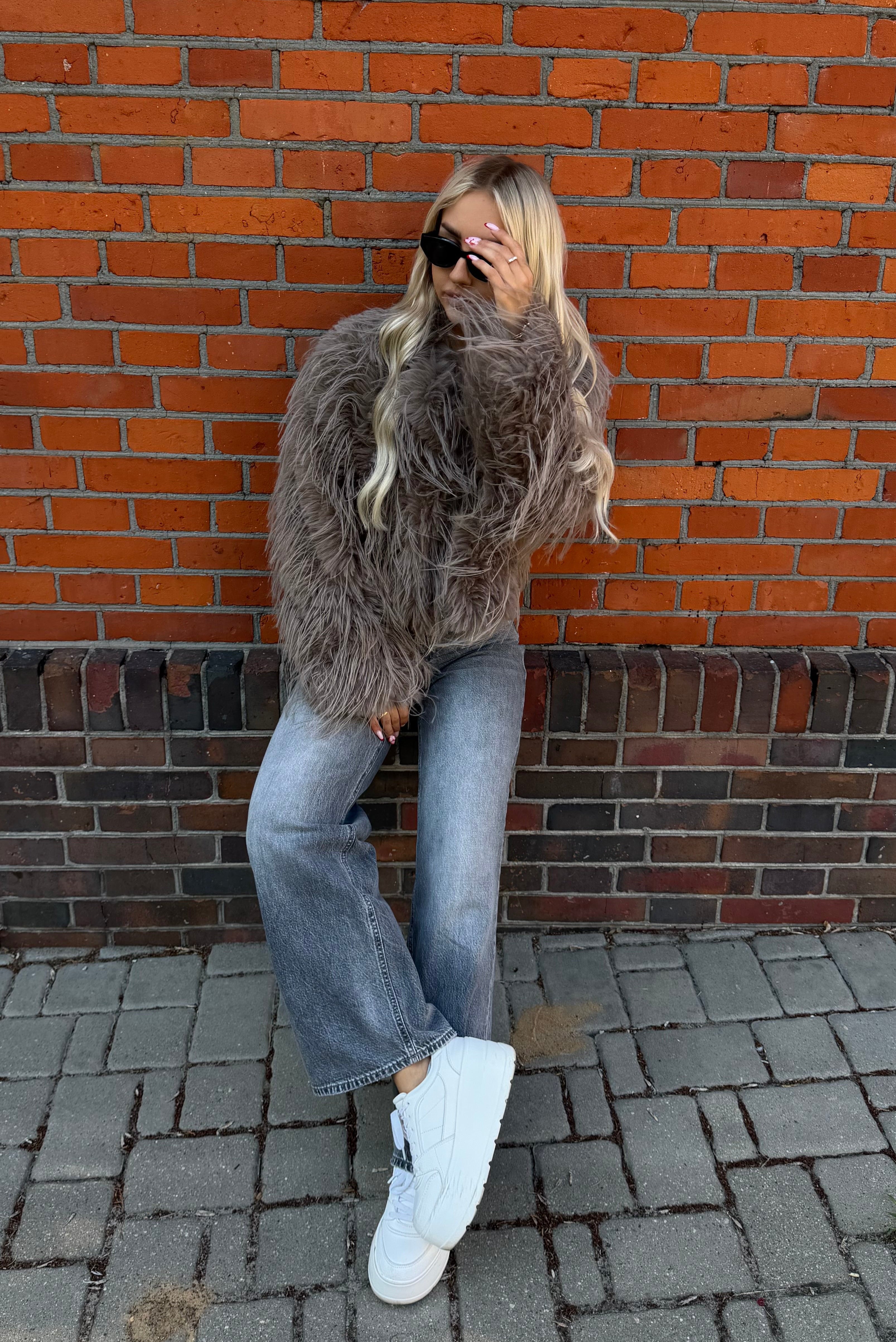 Futerko z włosem TAUPE - Veretti Boutique