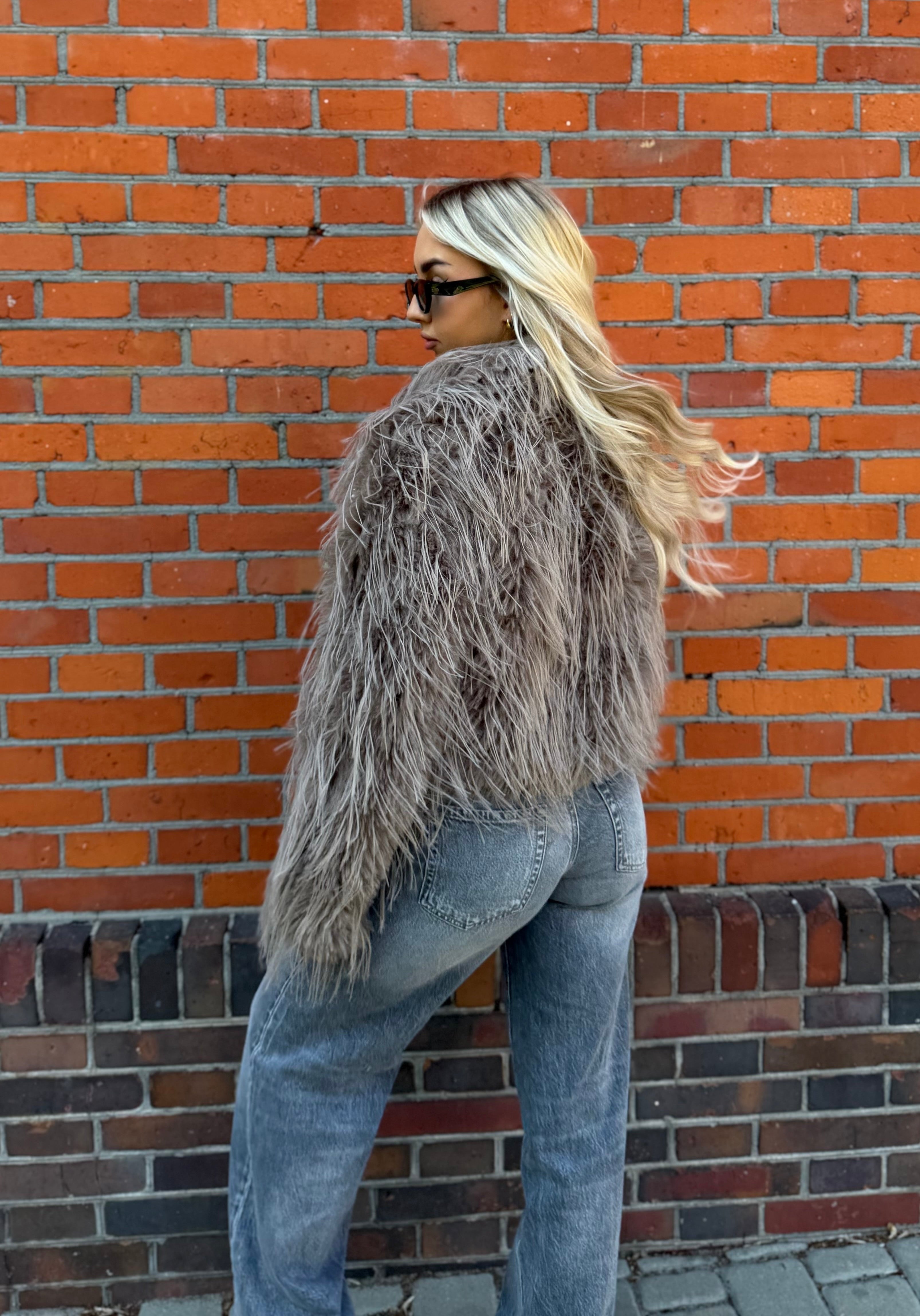 Futerko z włosem TAUPE - Veretti Boutique