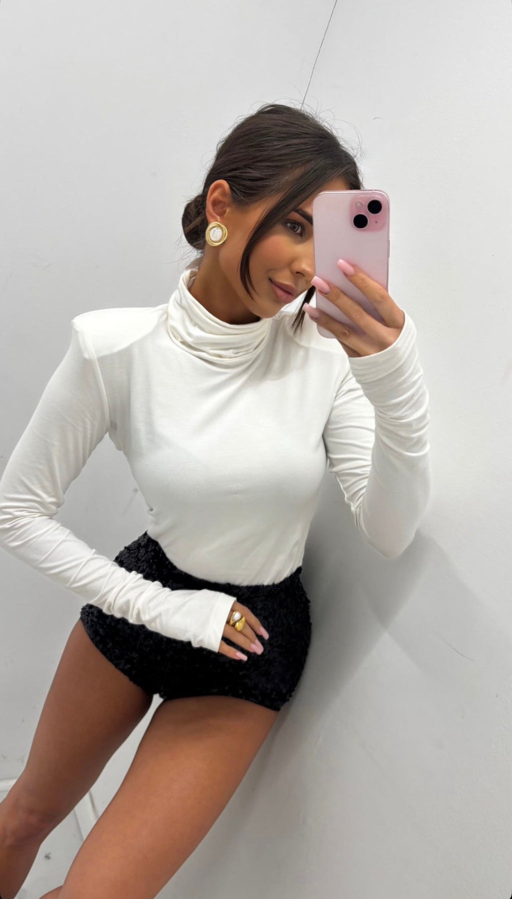 Golf z poduszkami śmietankowy 95% wiskoza EMO - Veretti Boutique