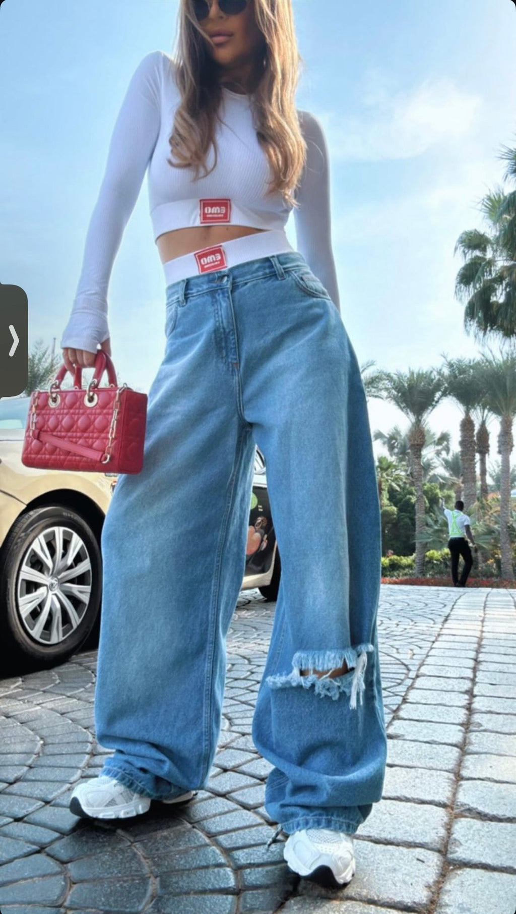 Jeansy z dziurą - Ciemny jeans EMO - Veretti Boutique