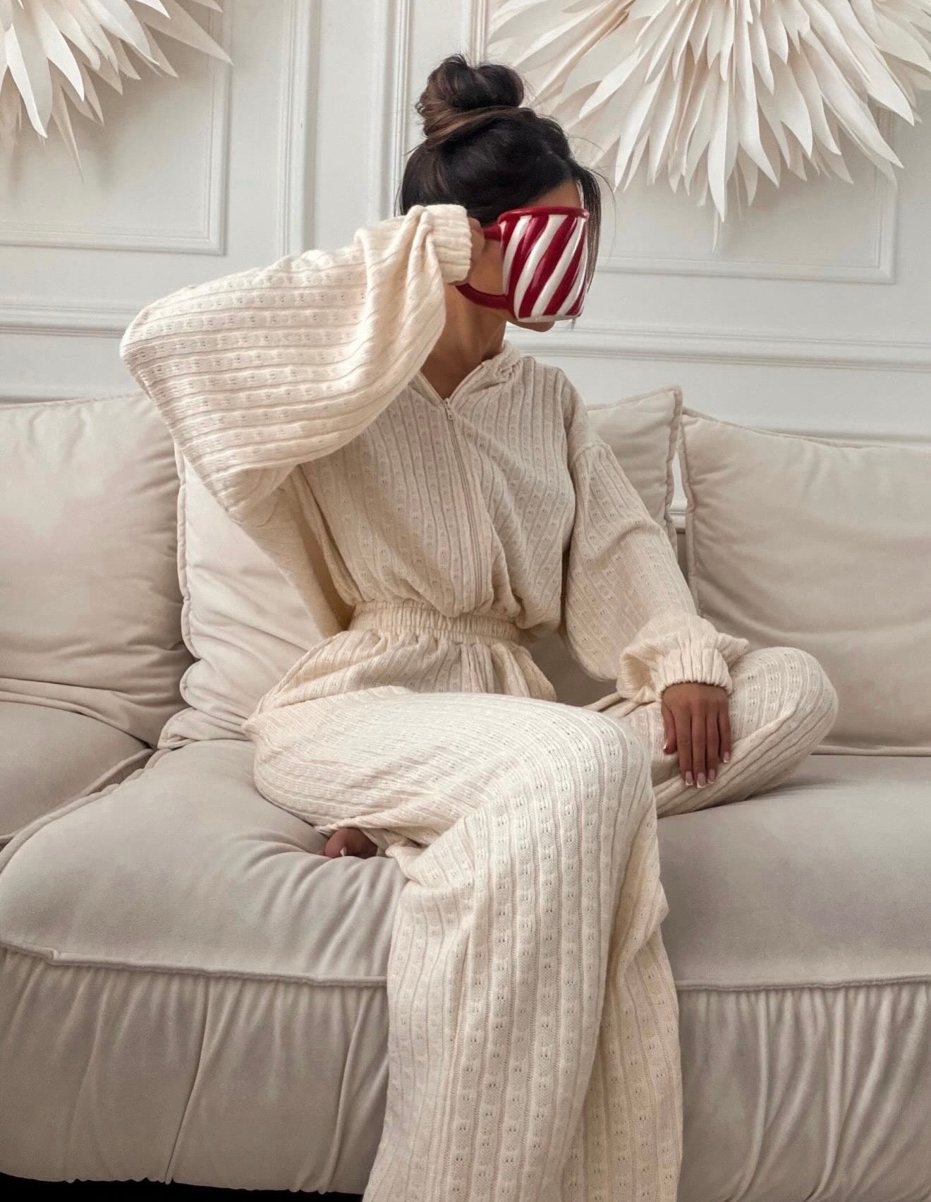 Kombinezon z kapturem warkocz 50% wiskoza waniliowy - Veretti Boutique