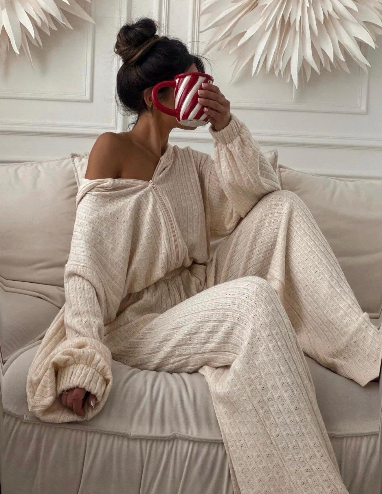 Kombinezon z kapturem warkocz 50% wiskoza waniliowy - Veretti Boutique