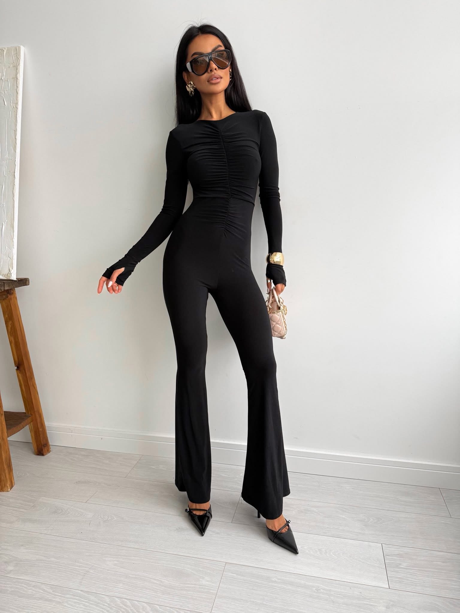 Kombinezon z marszczeniem czarny - Veretti Boutique