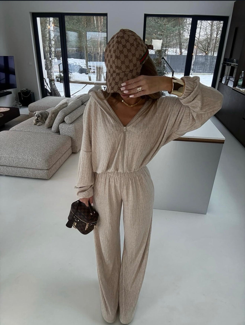 Komplet sweterkowy z kapturem cappuccino 50% wełny - Veretti Boutique