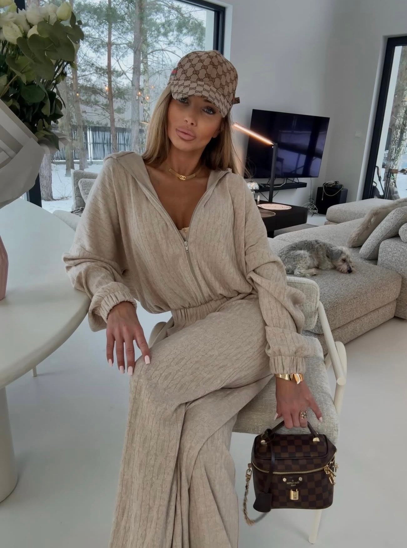 Komplet sweterkowy z kapturem cappuccino 50% wełny - Veretti Boutique