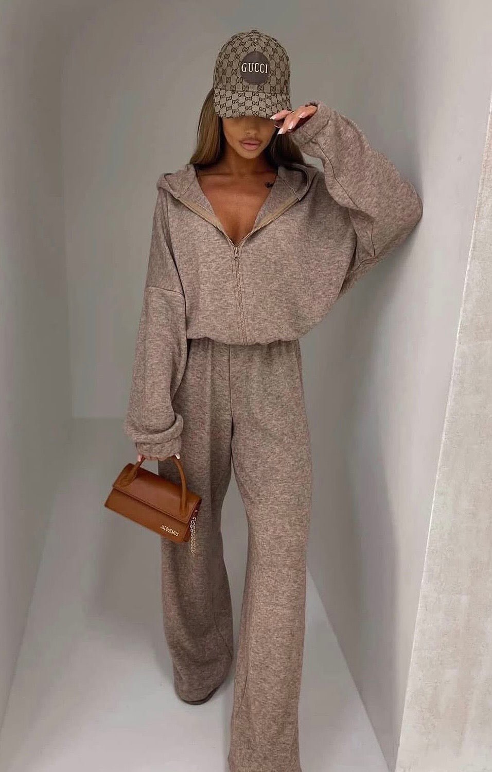 Komplet sweterkowy z kapturem cappuccino 50% wełny - Veretti Boutique