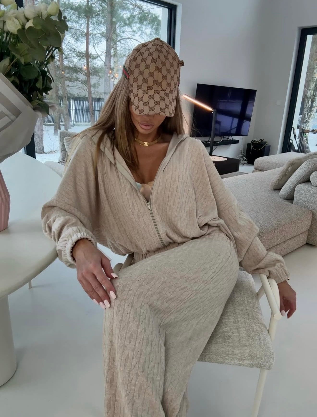 Komplet sweterkowy z kapturem cappuccino 50% wełny - Veretti Boutique