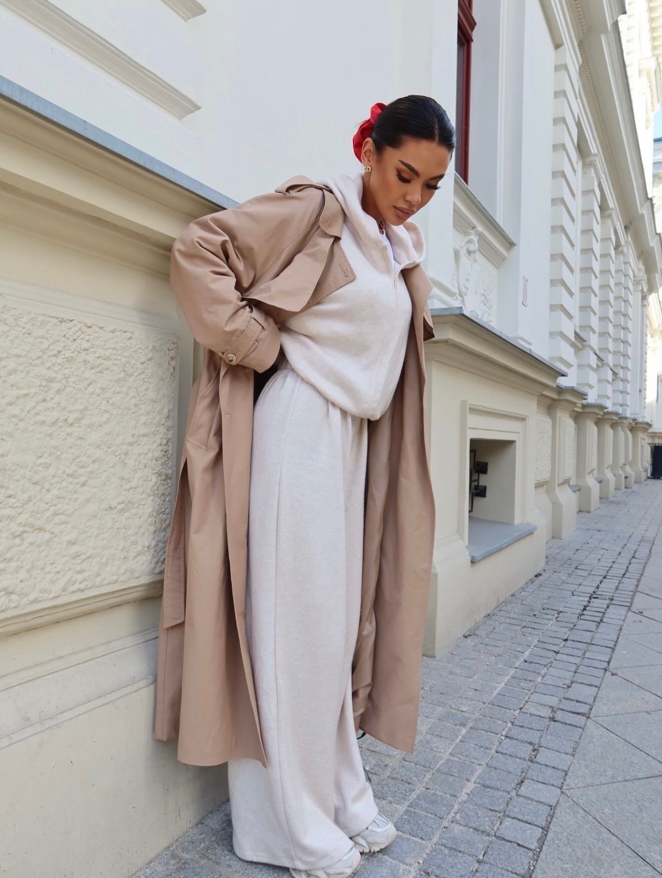 Komplet sweterkowy z kapturem waniliowy 50% wełny - Veretti Boutique
