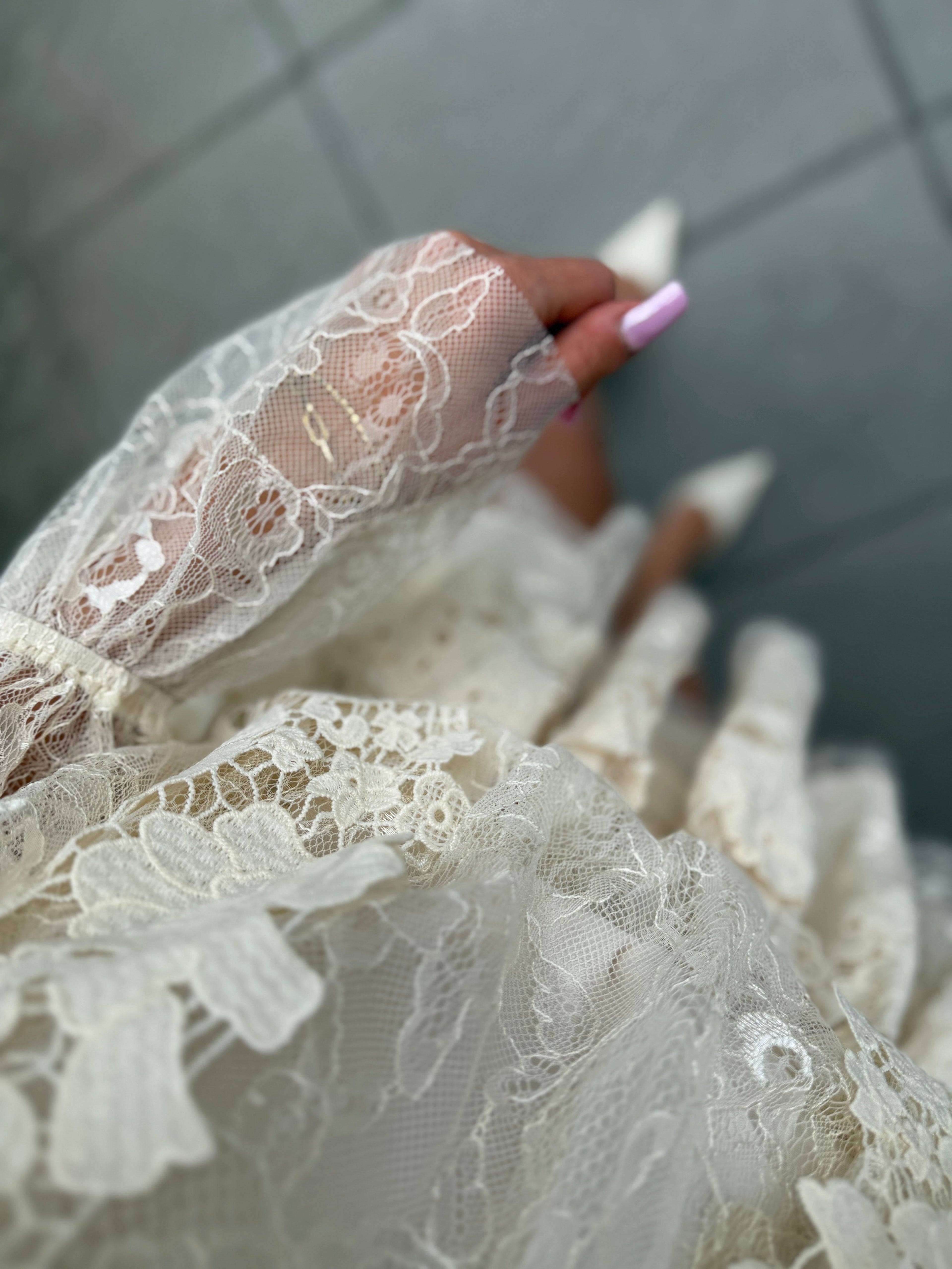 Koronkowa sukienka - Veretti Boutique