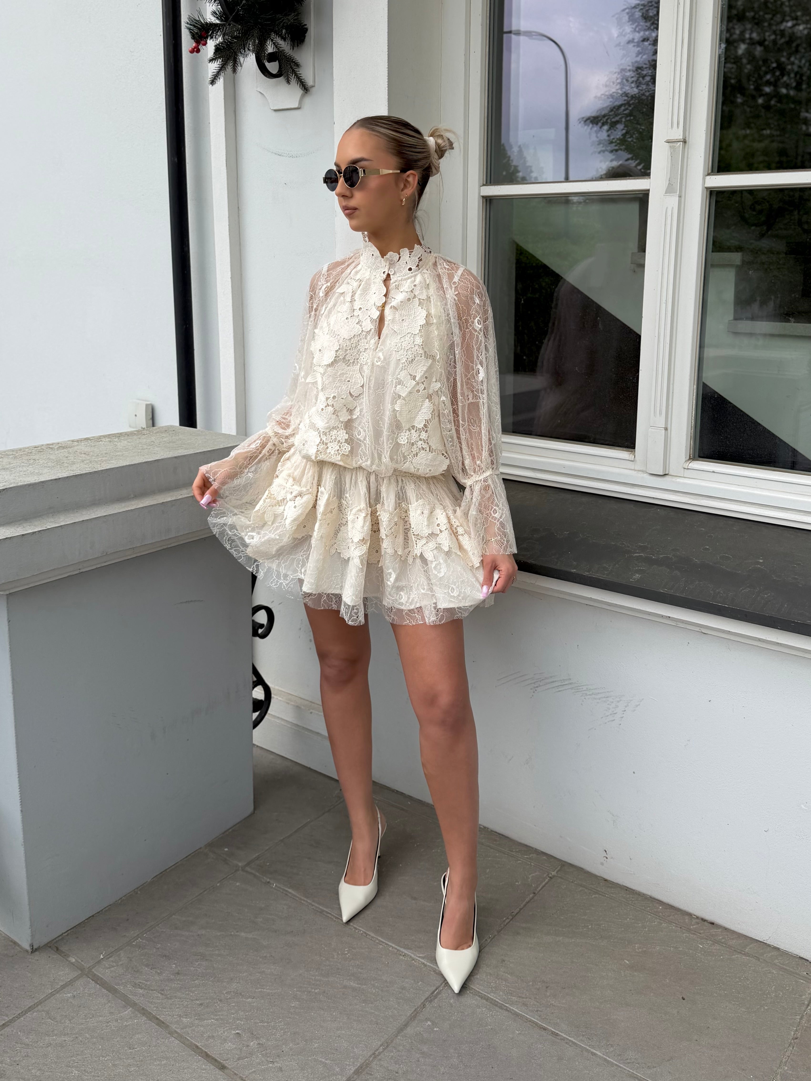 Koronkowa sukienka - Veretti Boutique