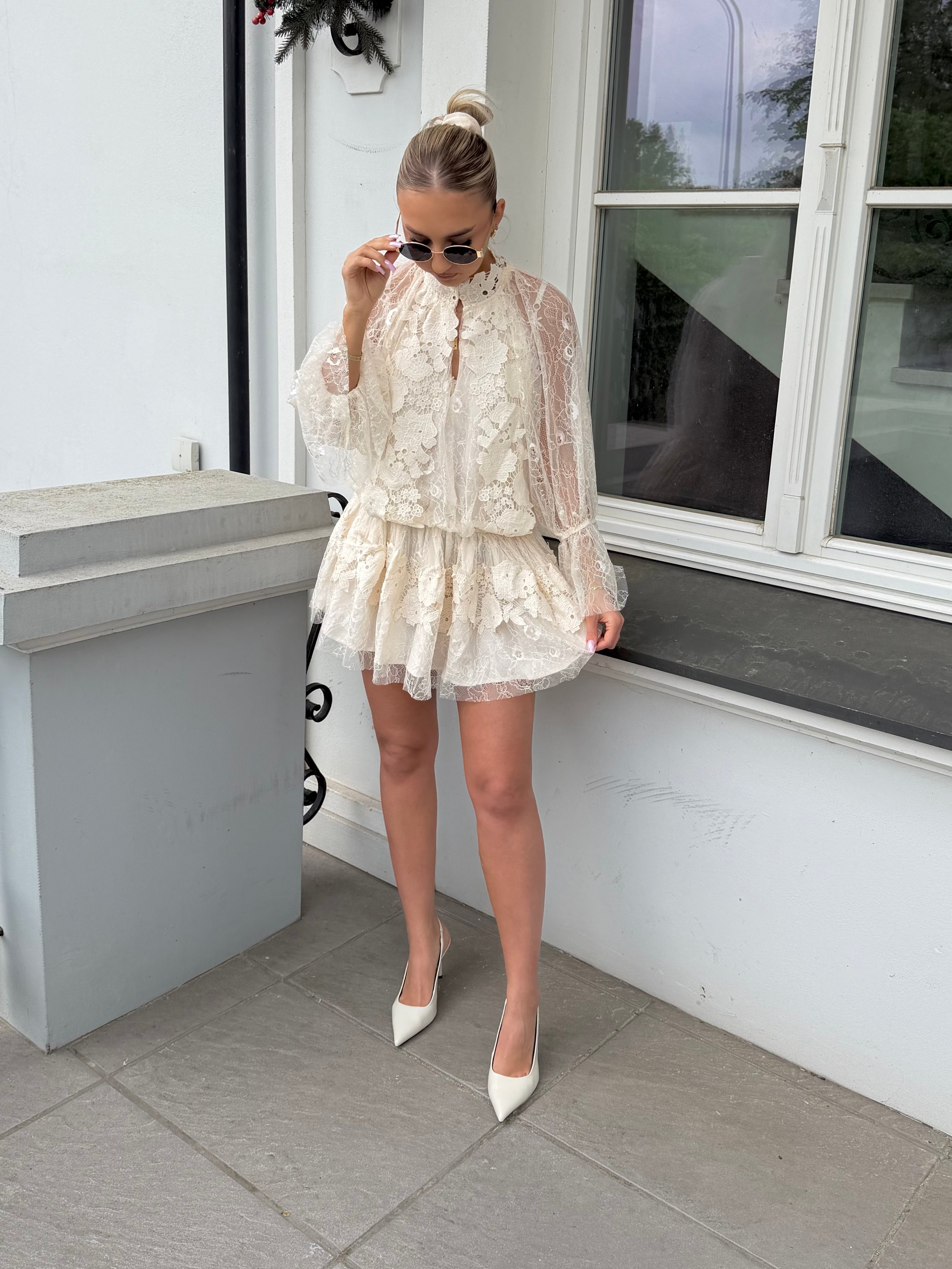 Koronkowa sukienka - Veretti Boutique