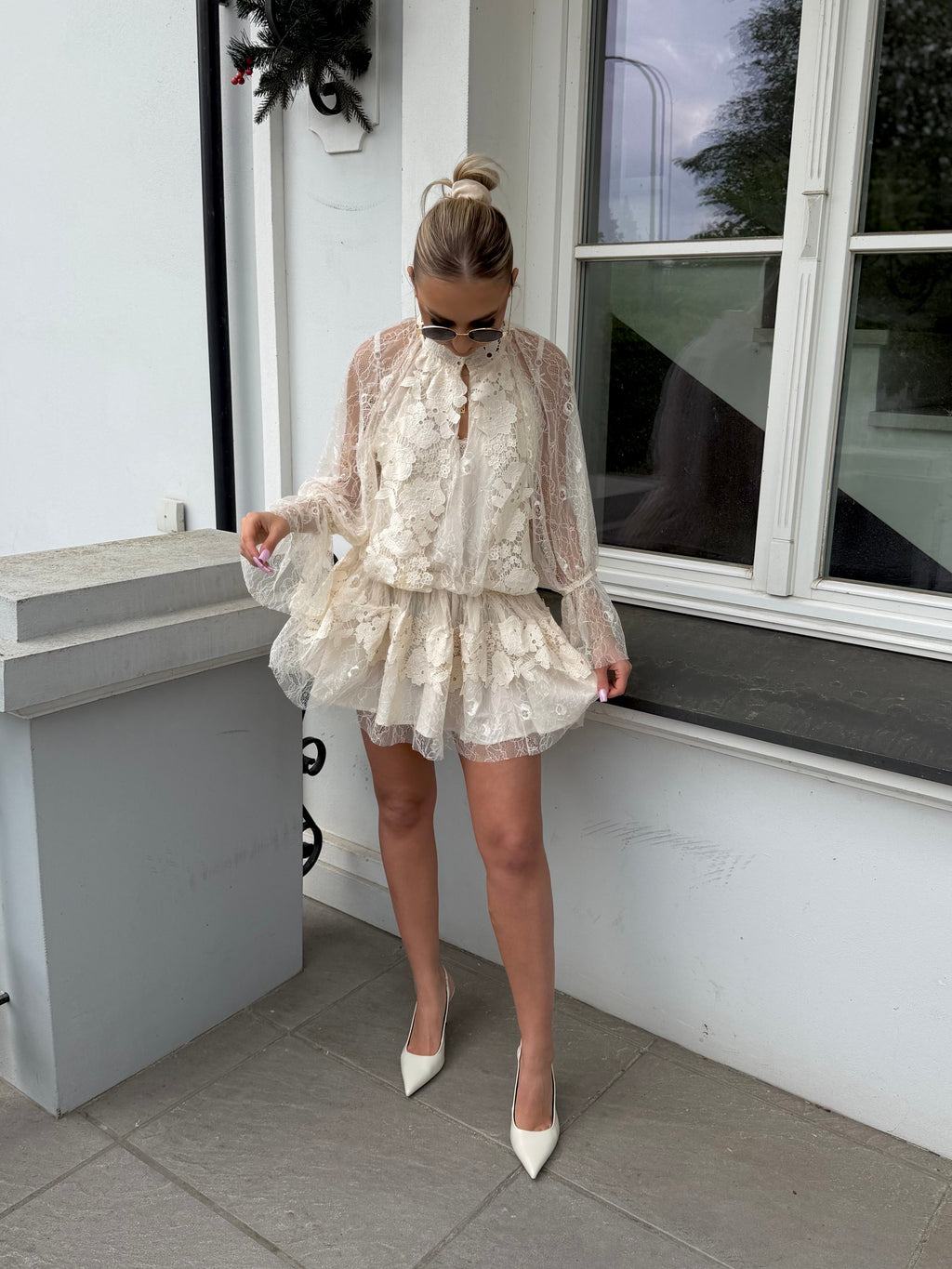 Koronkowa sukienka - Veretti Boutique