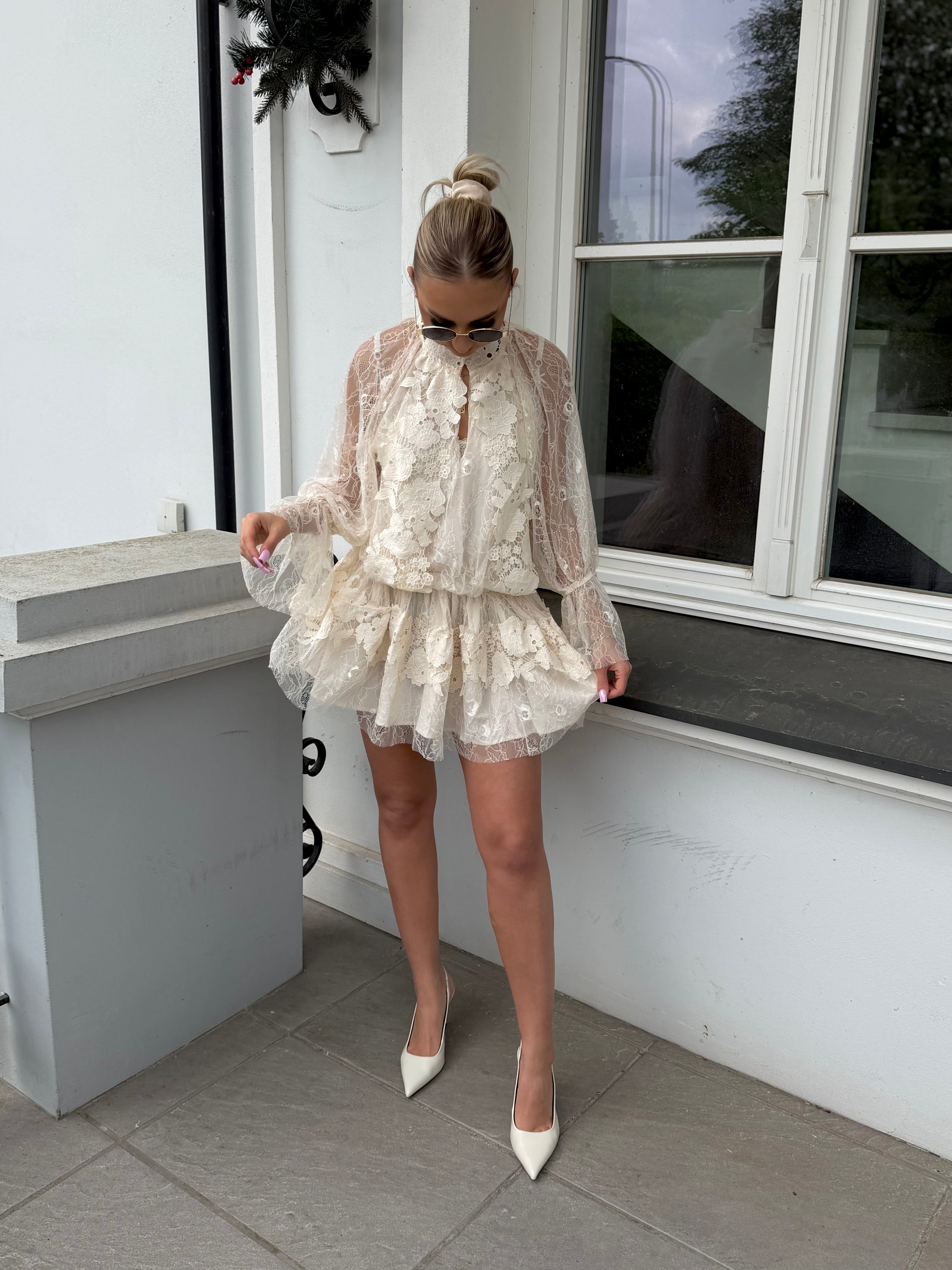 Koronkowa sukienka - Veretti Boutique