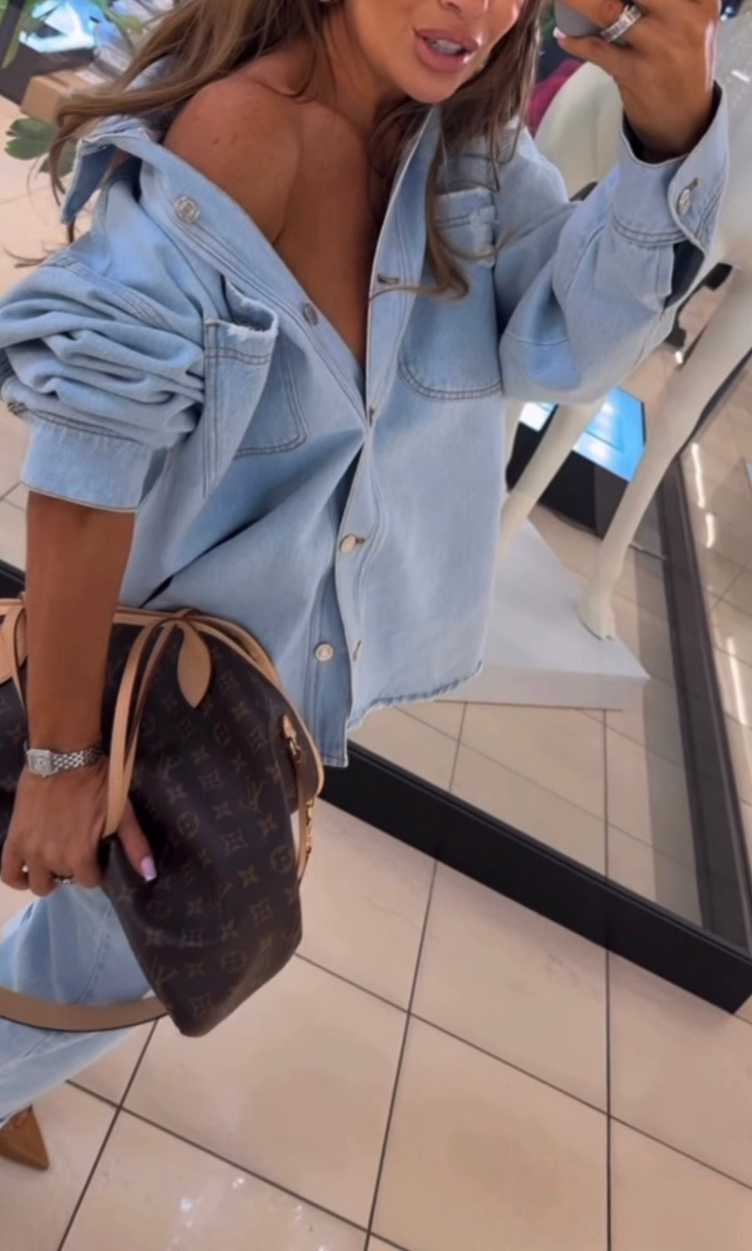 Koszula jeansowa jasny jeans EMO - Veretti Boutique