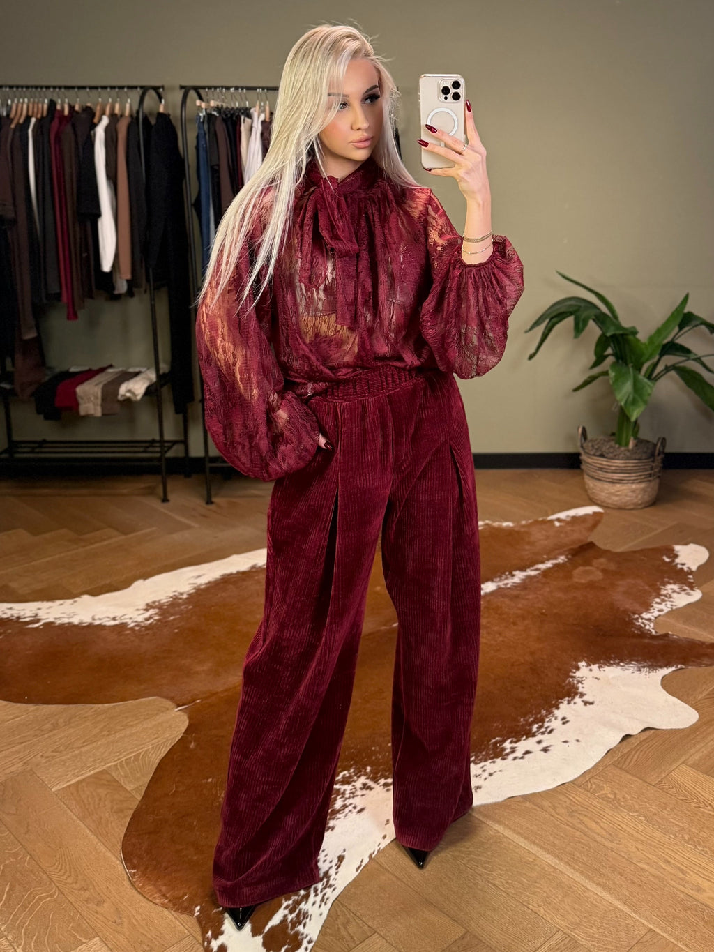 Koszula koronkowa z wiązaniem bordowa EMO - Veretti Boutique