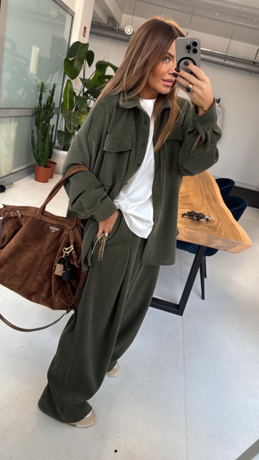 Koszula sztruksowa khaki EMO - Veretti Boutique