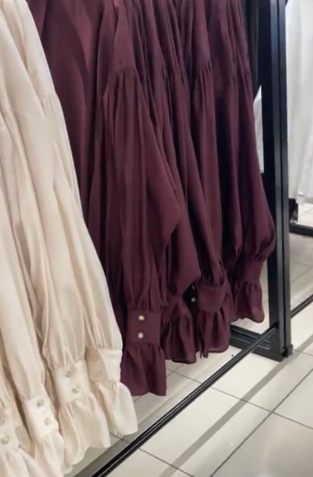 Koszula z ozdobnymi guzikami Wino EMO - Veretti Boutique