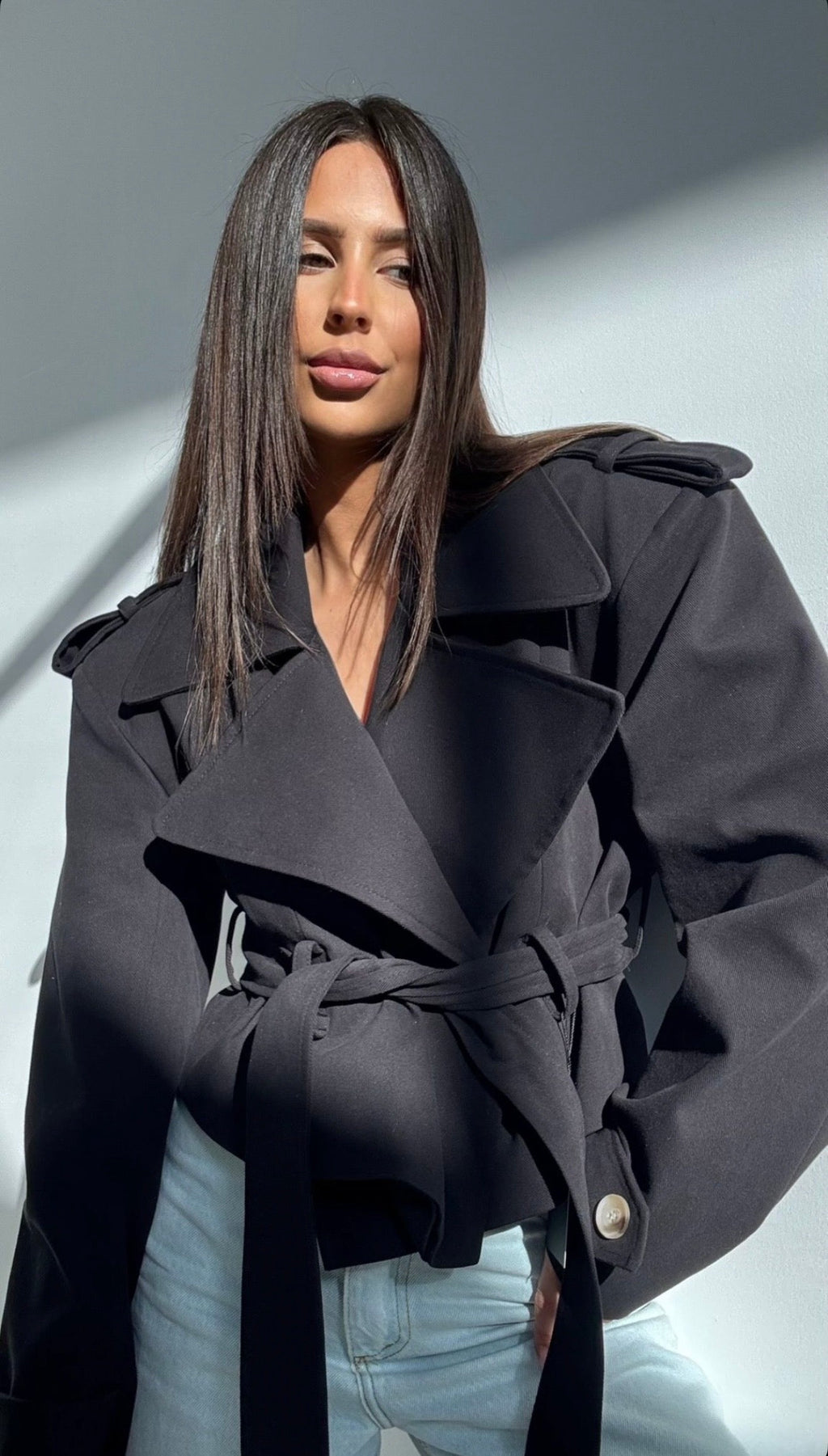 Krótki trencz czarny 100% bawełna EMO - Veretti Boutique