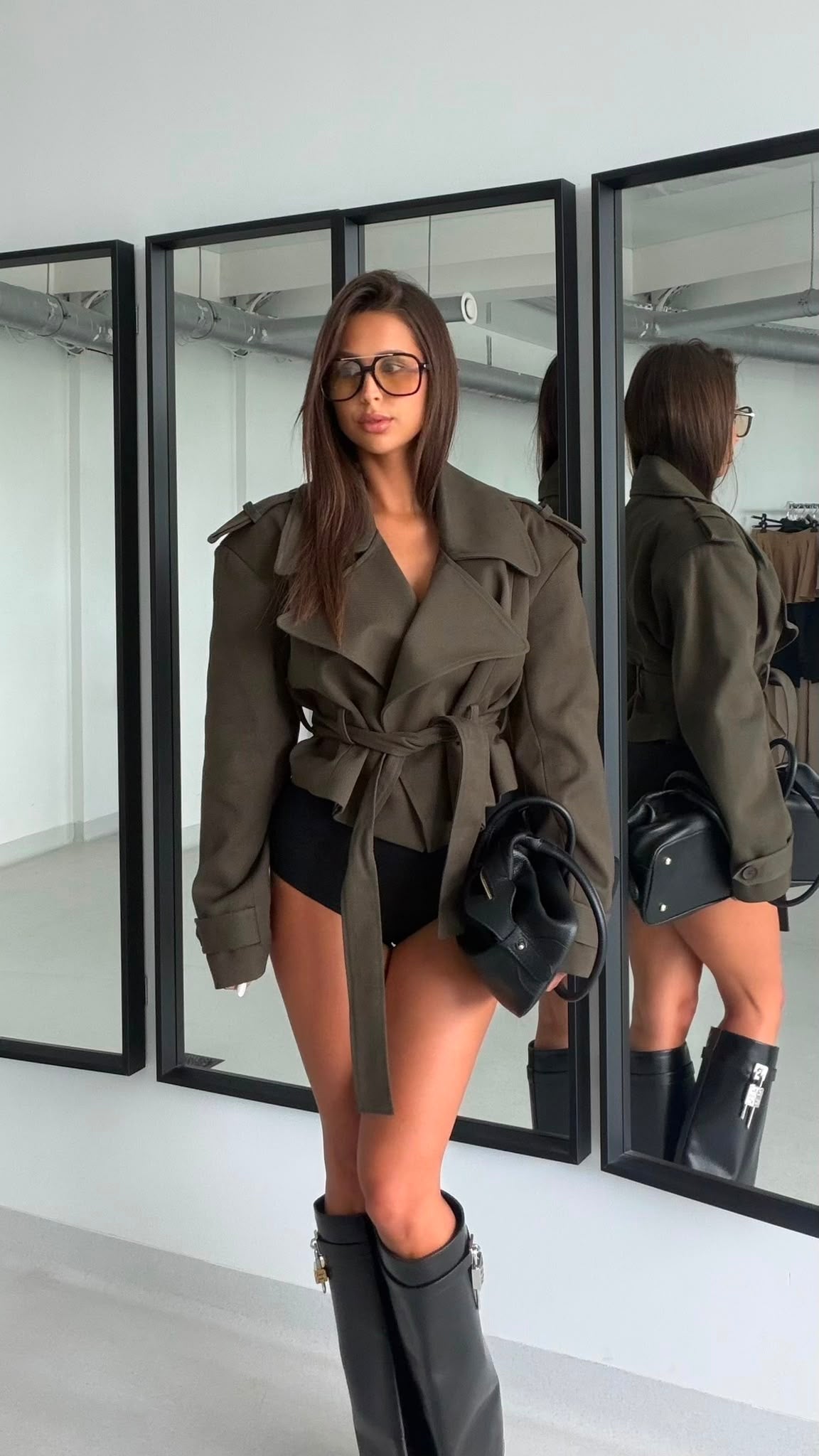 Krótki trencz khaki EMO - Veretti Boutique