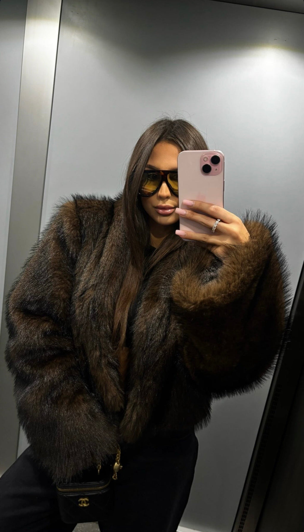 Krótkie futerko eko lis czekoladowe EMO - Veretti Boutique