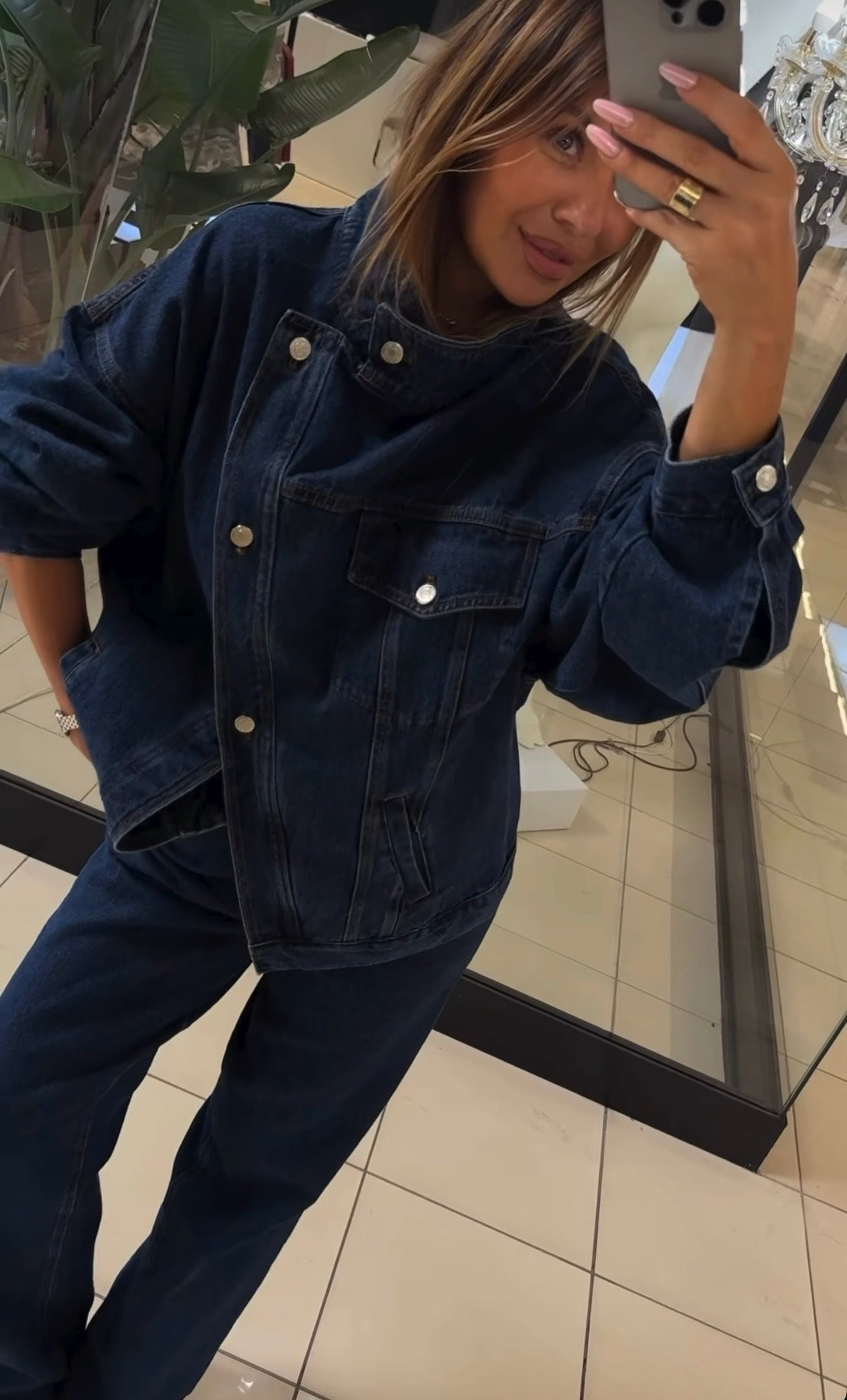 Kurtka jeansowa - Surowy jeans EMO - Veretti Boutique