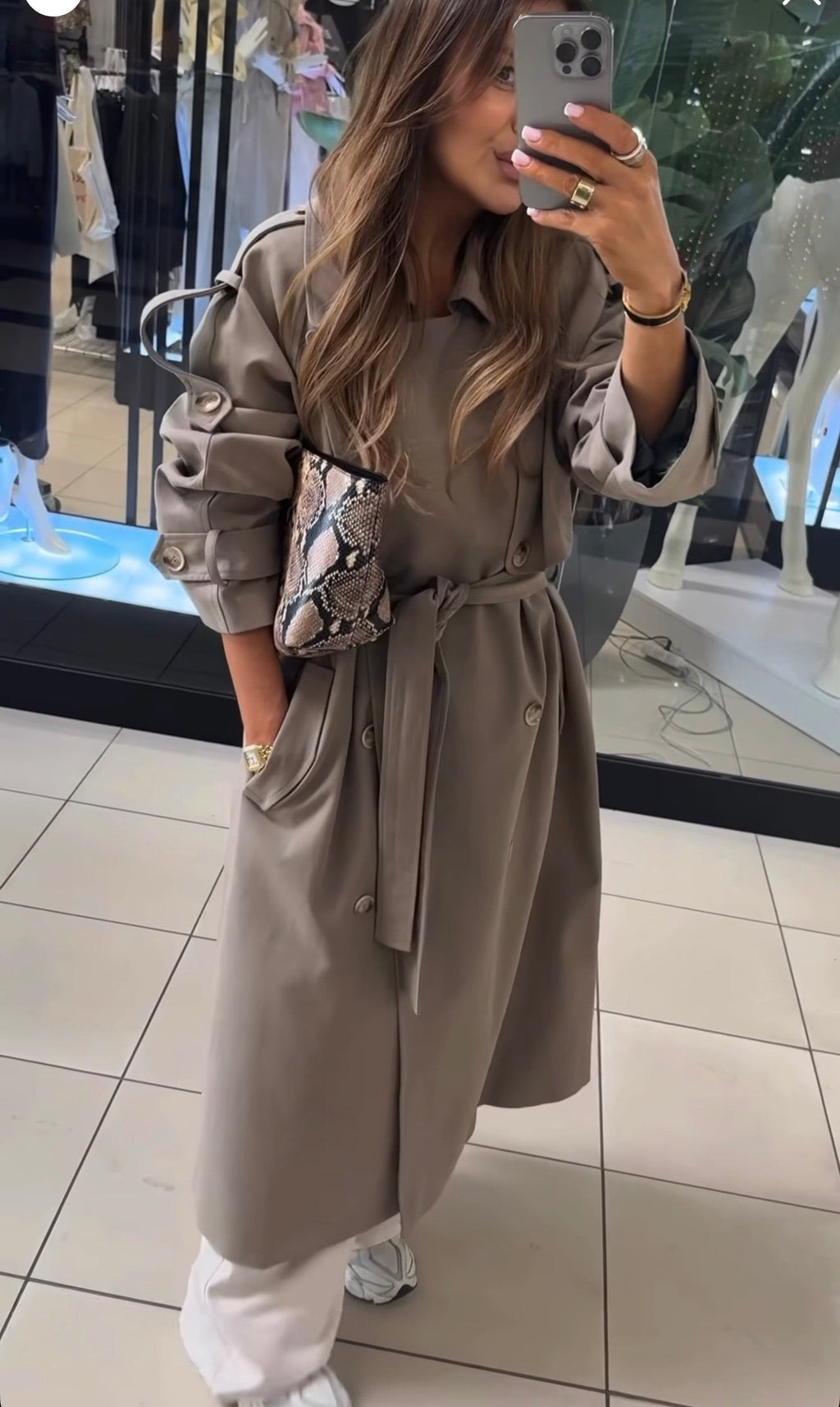 Płaszcz trencz ciemny safari EMO - Veretti Boutique