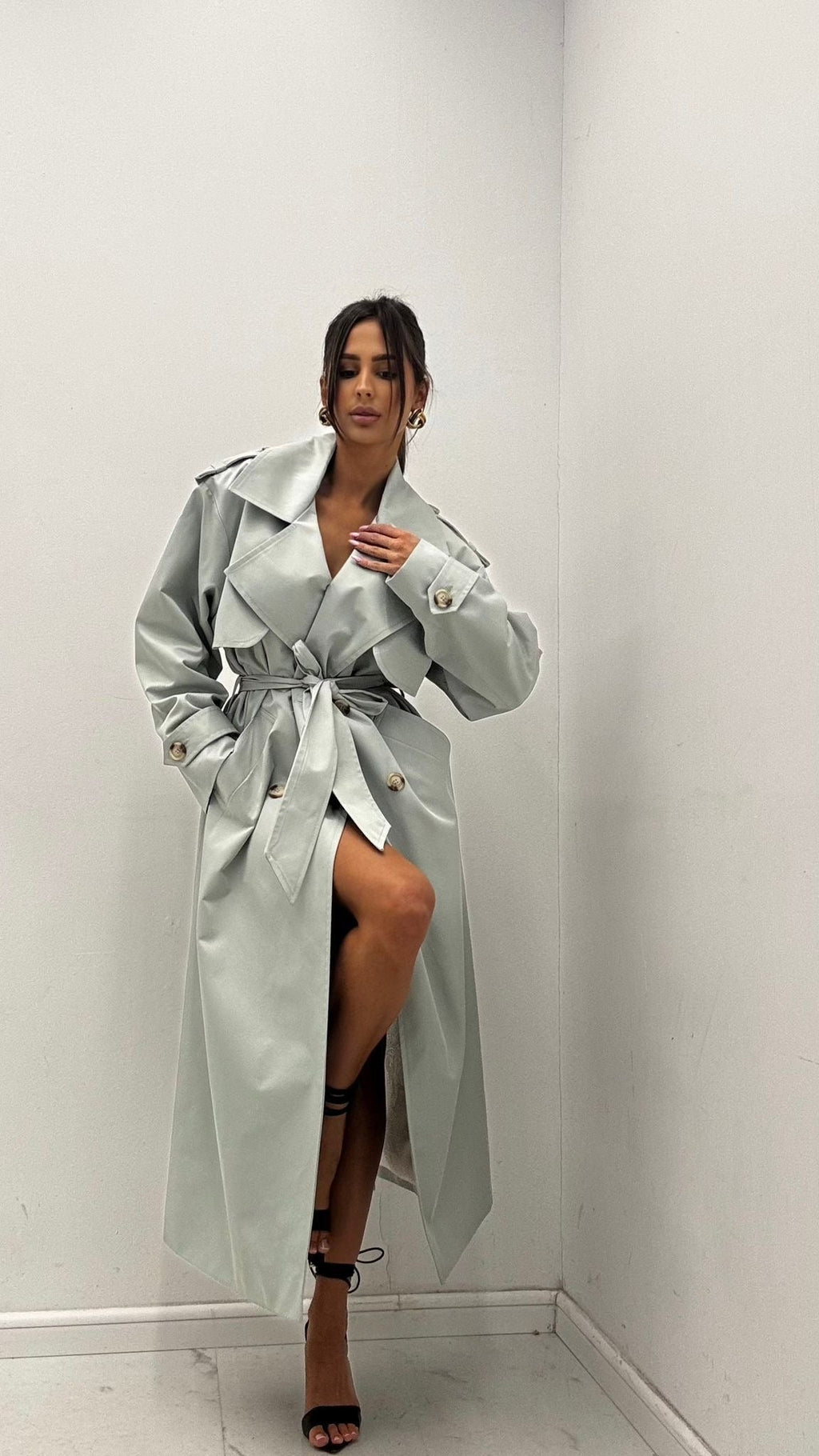 Płaszcz typu trencz wiązany 45% bawełna miętowy EMO - Veretti Boutique