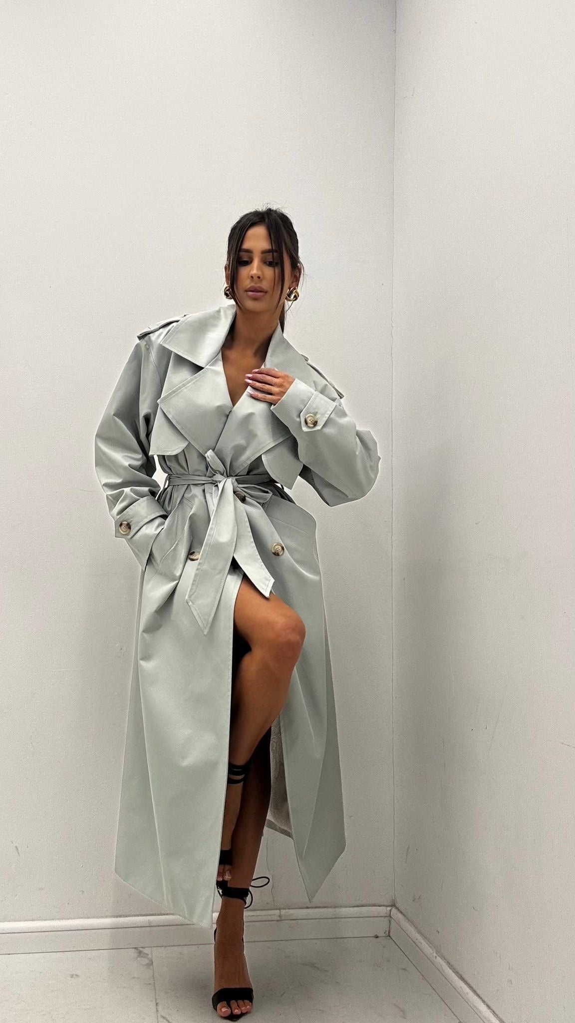 Płaszcz typu trencz wiązany 45% bawełna miętowy EMO - Veretti Boutique