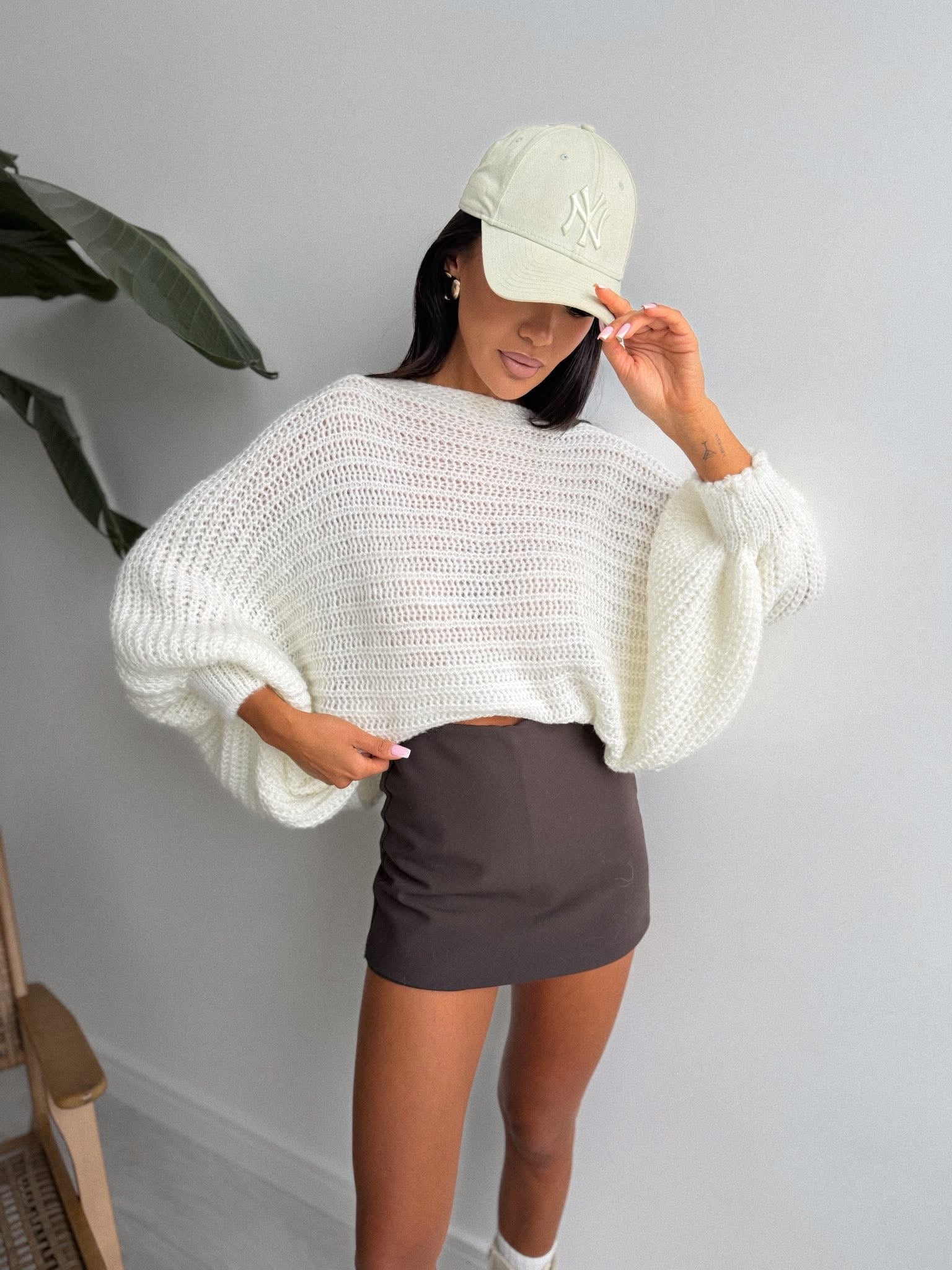 Pleciony sweter z odkrytymi plecami 95% bawełna - Veretti Boutique