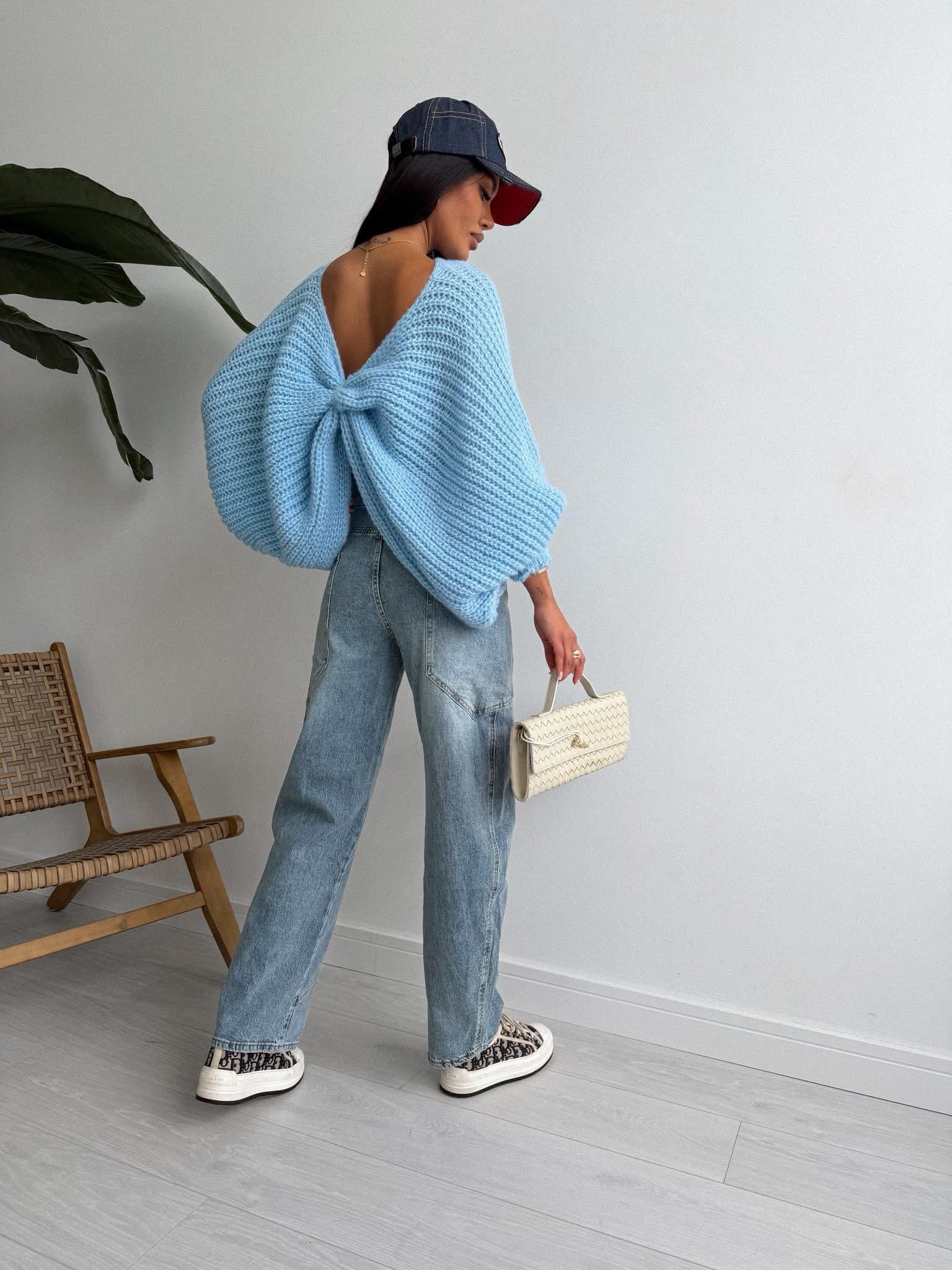 Pleciony sweter z odkrytymi plecami 95% bawełna - Veretti Boutique