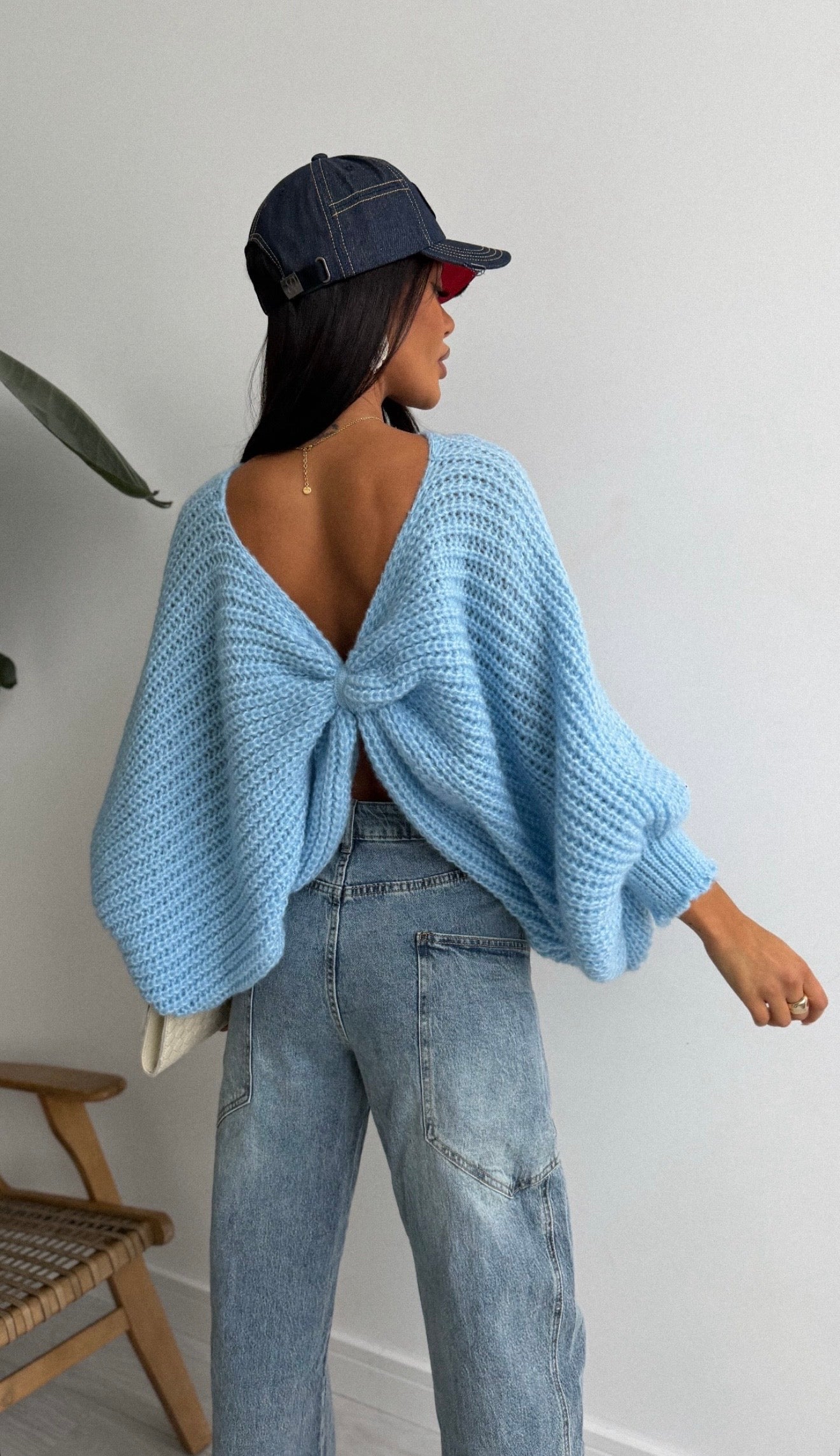 Pleciony sweter z odkrytymi plecami 95% bawełna - Veretti Boutique