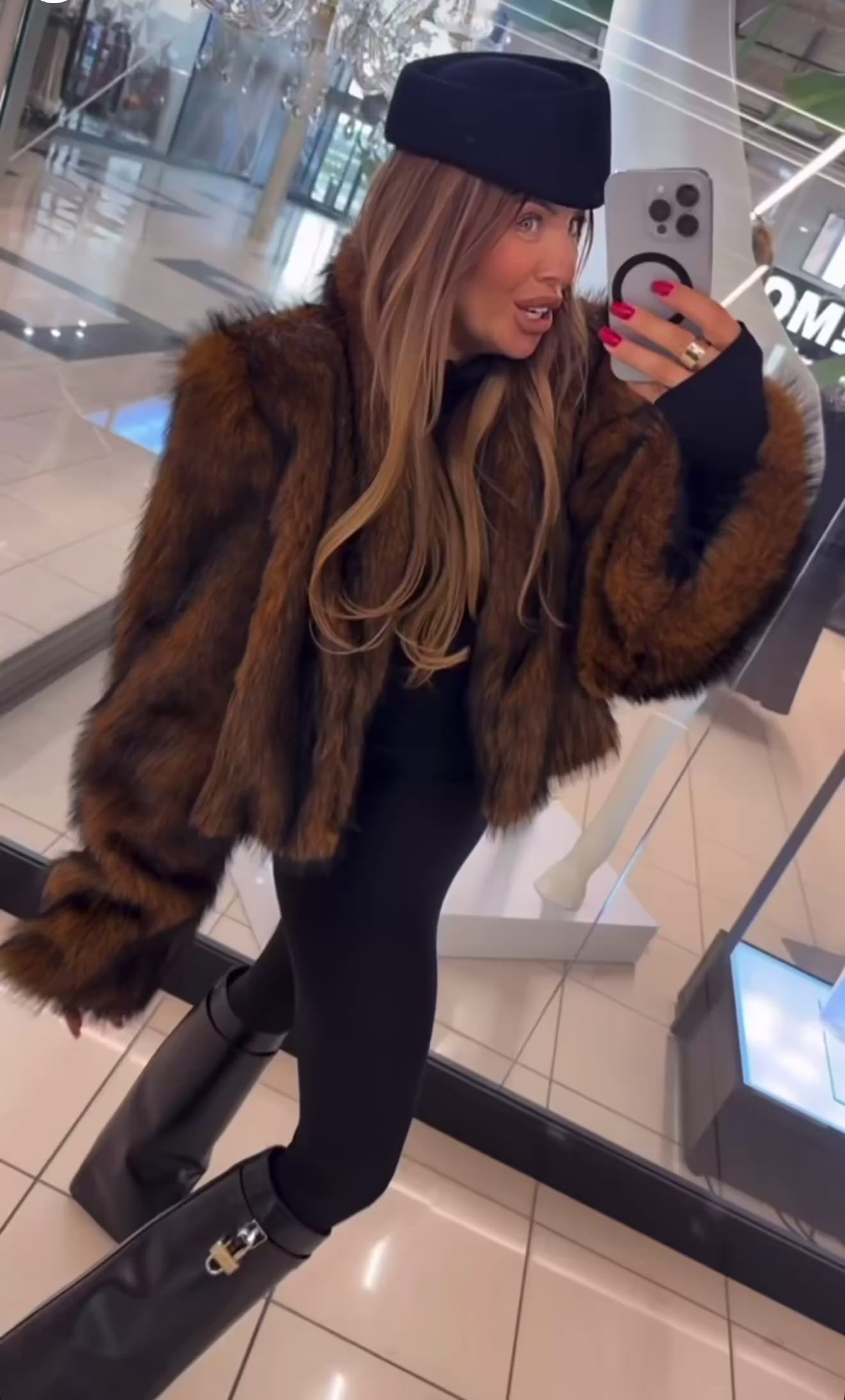 Krótkie futerko eko lis rude EMO