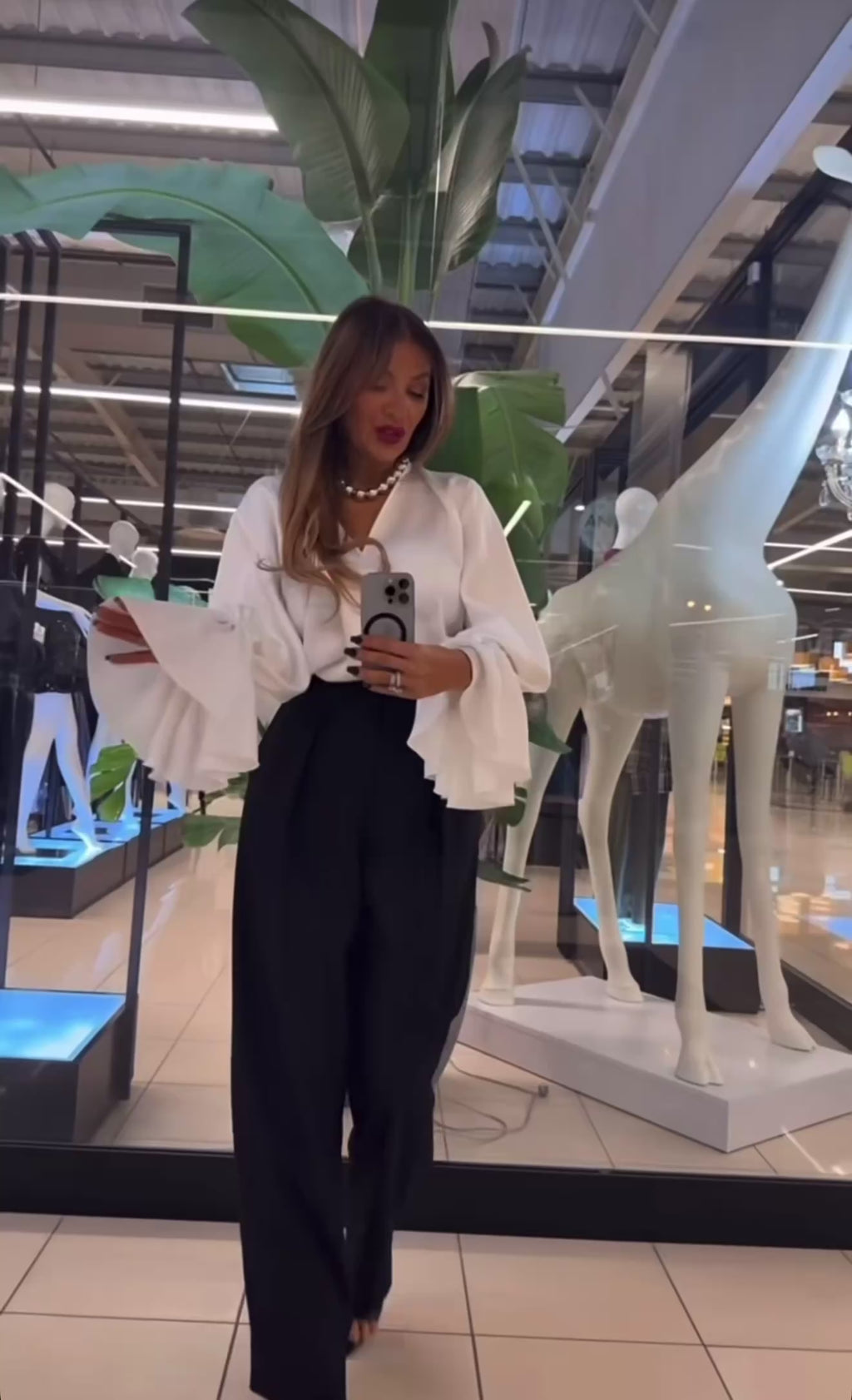 Koszula satynowa z ozdobnymi rękawkami EMO