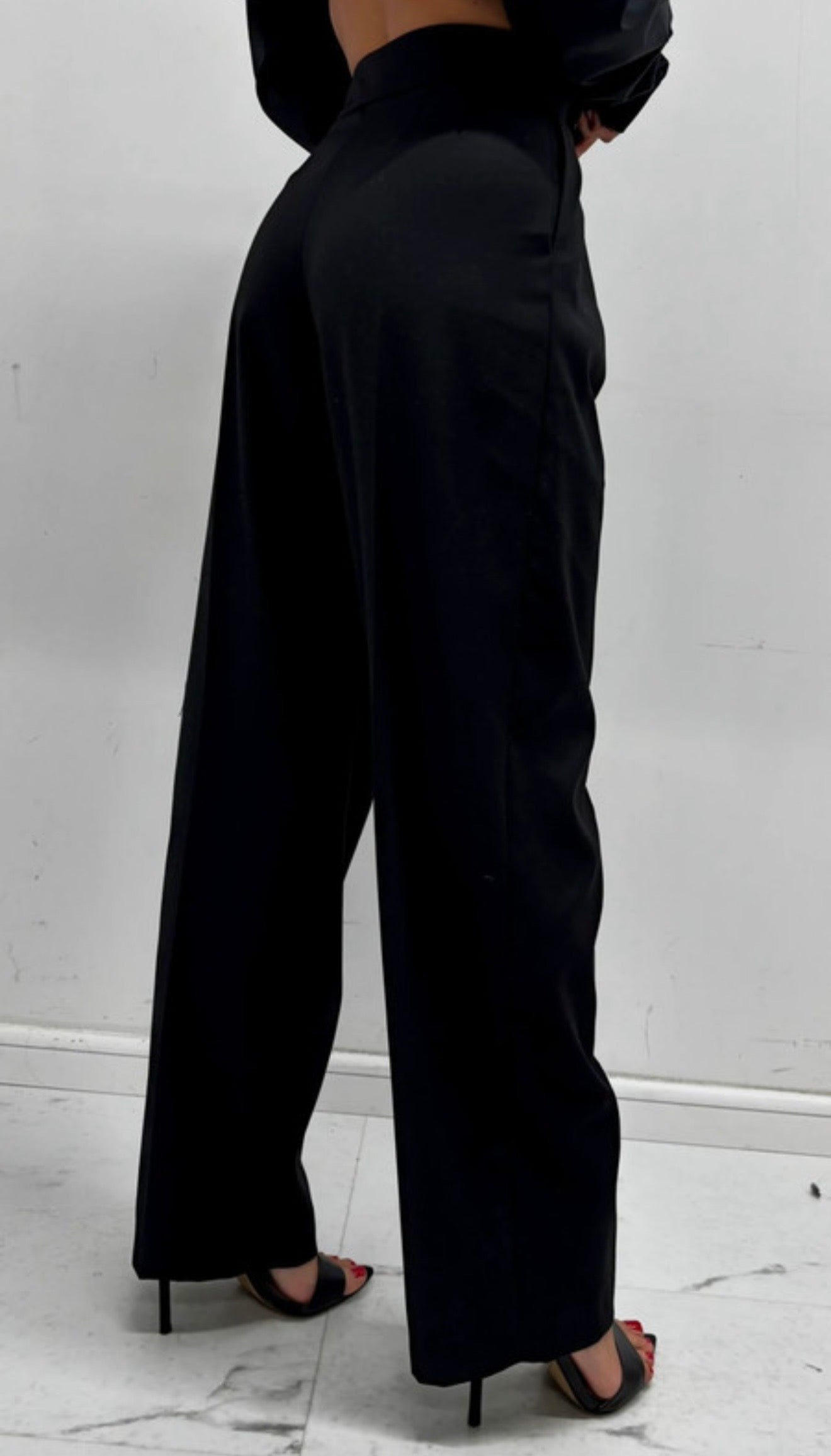 Slimowane spodnie Aura EMO - Veretti Boutique