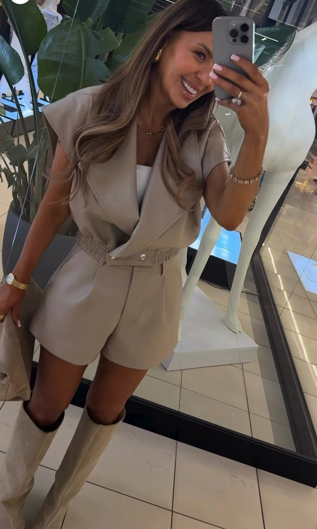 Spodenki z eko skóry - Chłodny beż EMO - Veretti Boutique