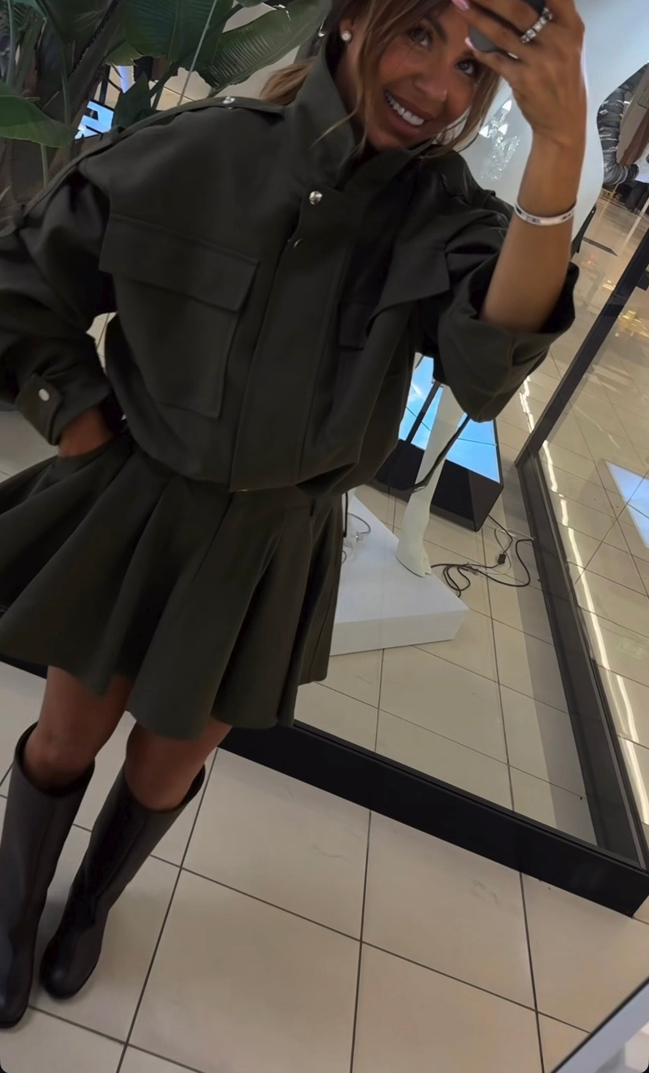 Spódniczka plisowana- Khaki 2 EMO - Veretti Boutique