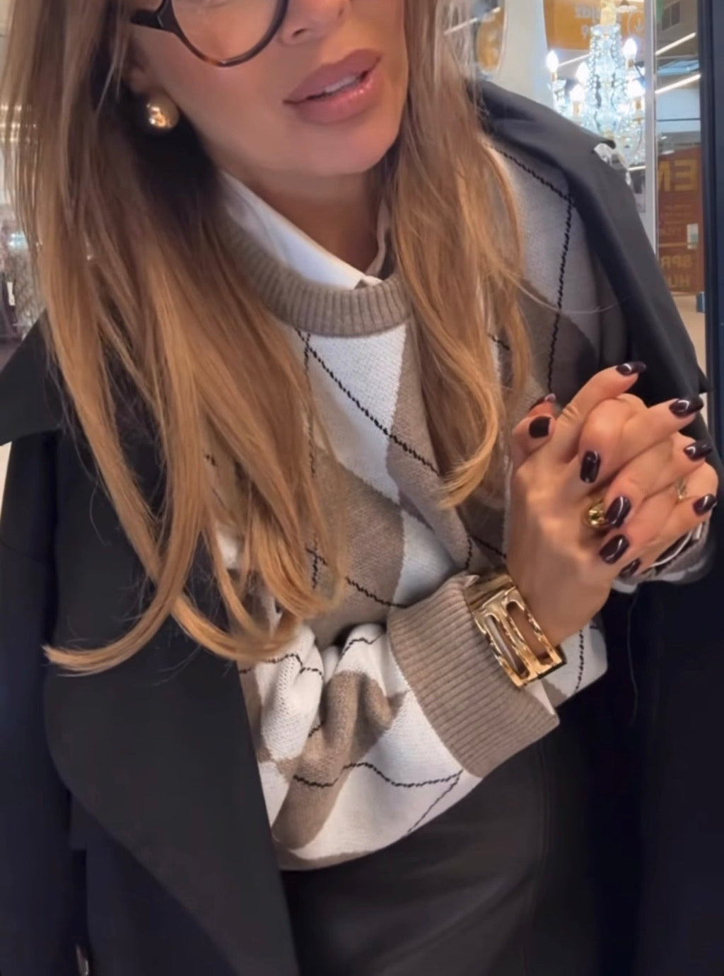 Sweter w romby 30% wełna 30% wiskoza 5% kaszmir Beżowy EMO - Veretti Boutique