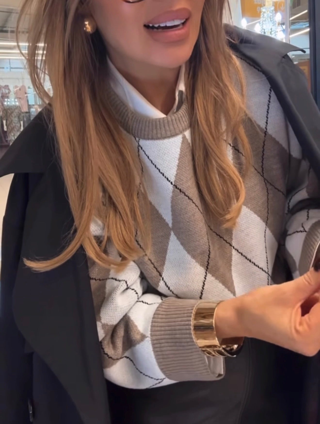 Sweter w romby 30% wełna 30% wiskoza 5% kaszmir Beżowy EMO - Veretti Boutique