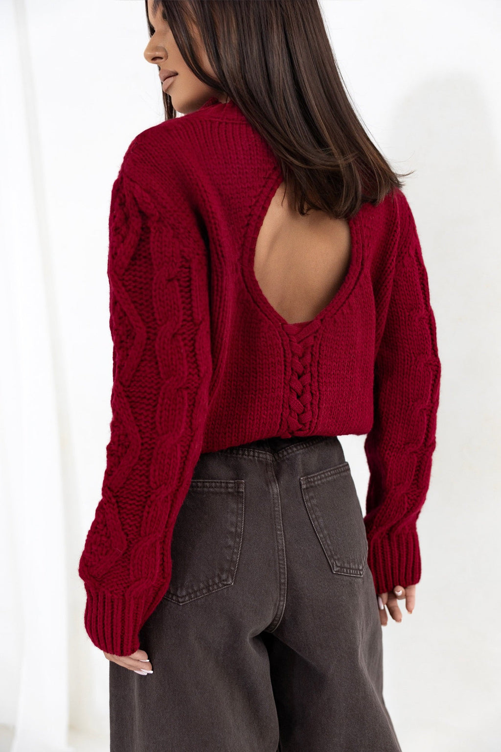 Sweter z odkrytymi plecami 10% wełna AUSTIN bordowy SEMPRE - Veretti Boutique