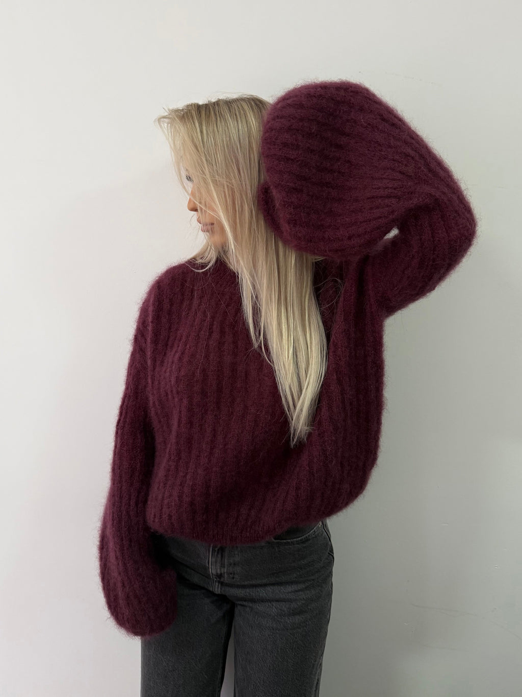 Sweterek dzwonek śliwkowy super kid moher 81% - Veretti Boutique