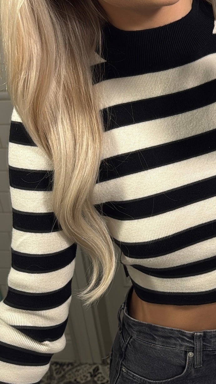 Sweterek z paskiem na plecach 50% wiskoza - Veretti Boutique