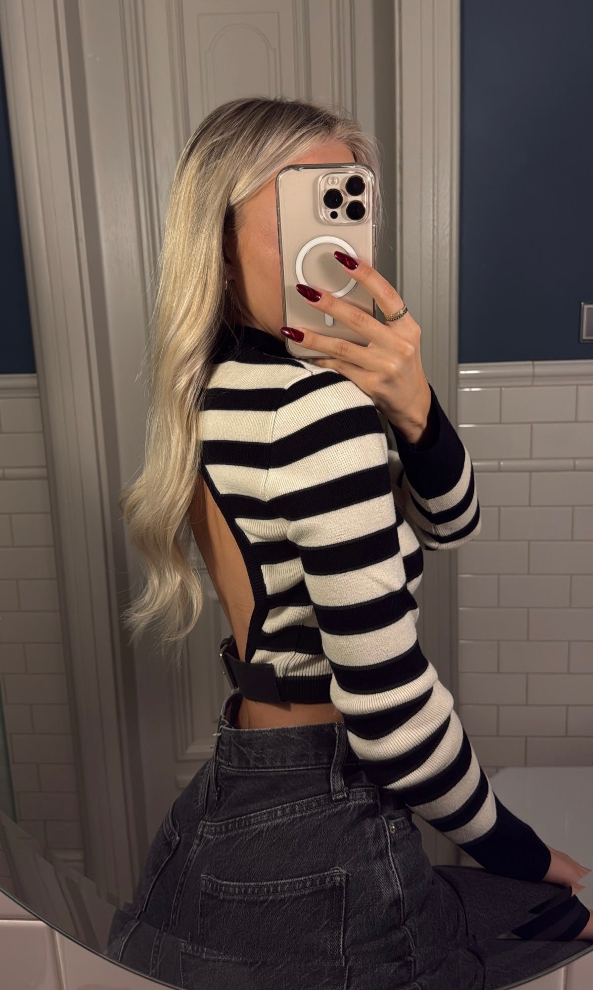 Sweterek z paskiem na plecach 50% wiskoza - Veretti Boutique