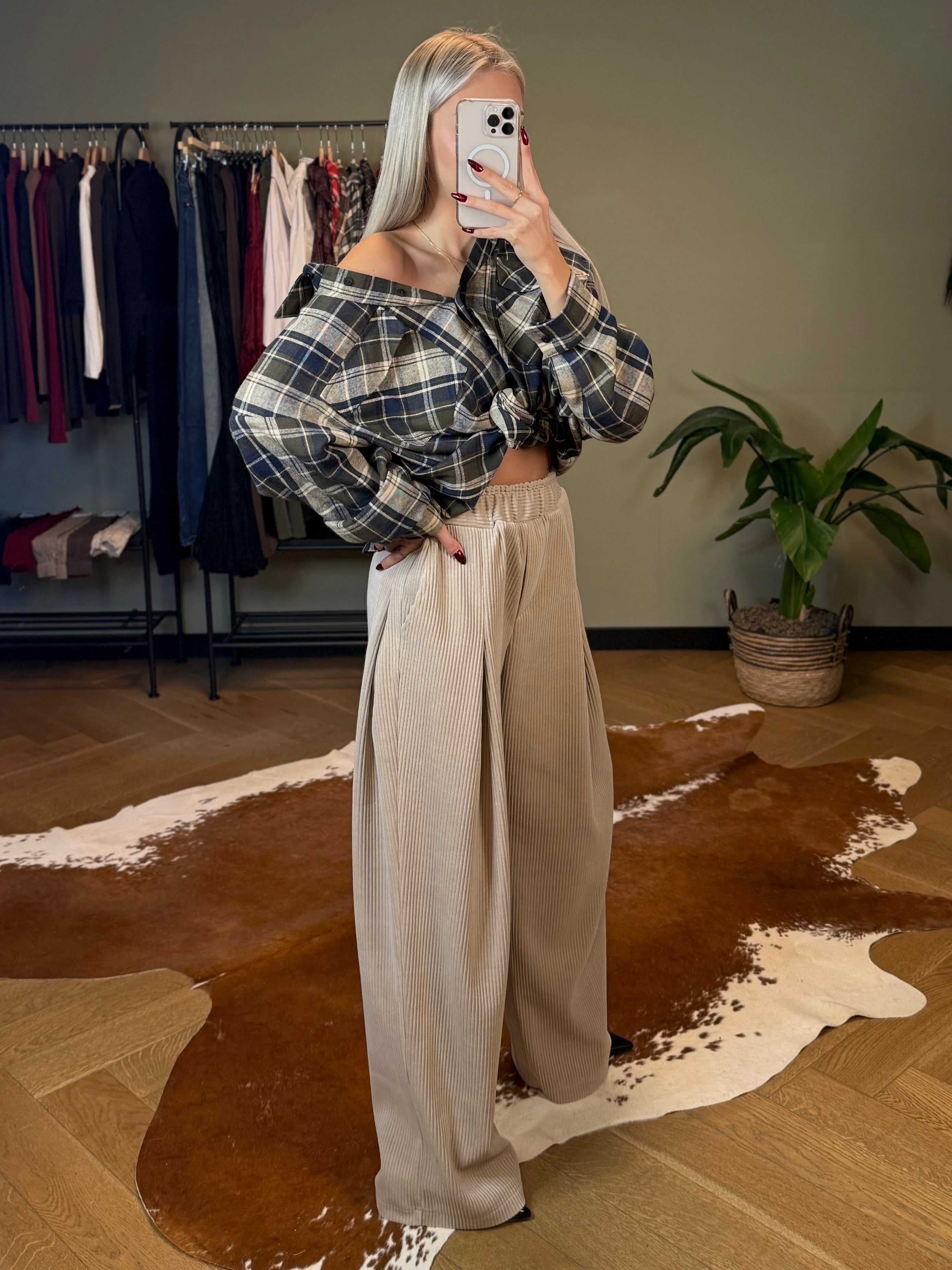 Sztruksowe spodnie beżowe 35% bawełna EMO - Veretti Boutique