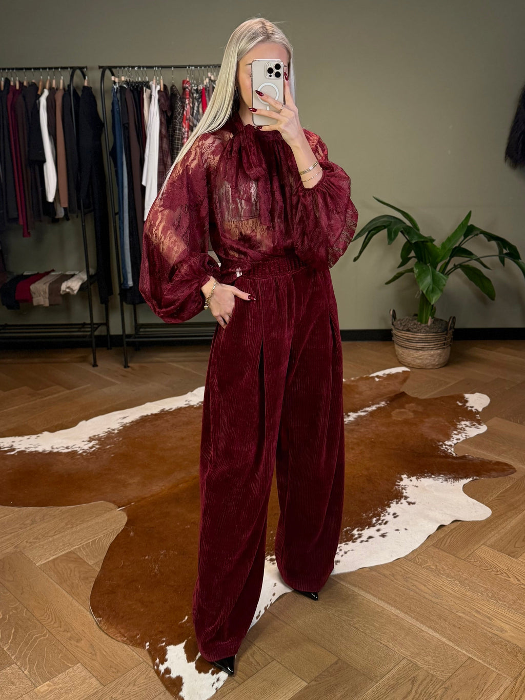 Sztruksowe spodnie bordowe 35% bawełna EMO - Veretti Boutique