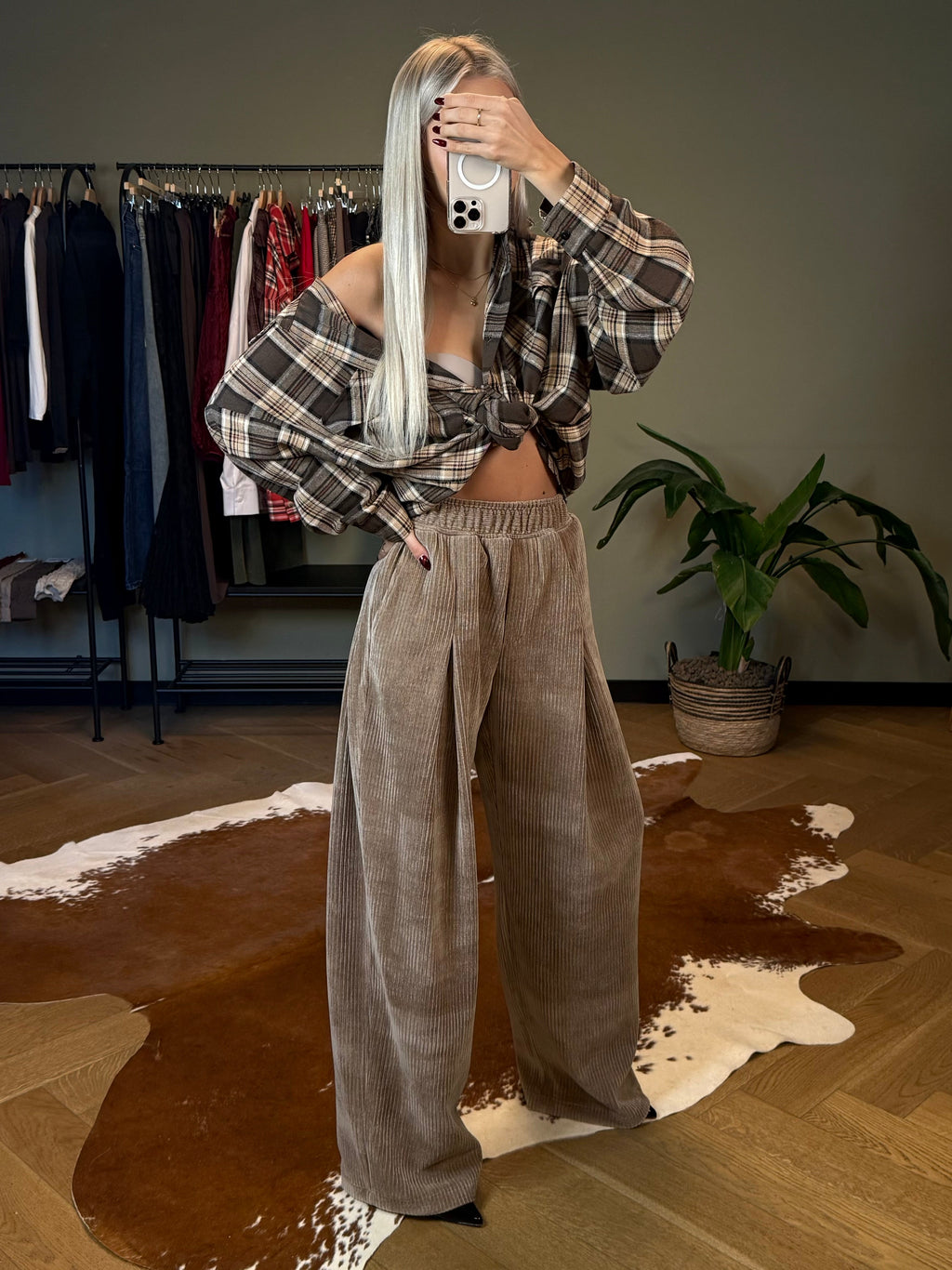 Sztruksowe spodnie mokka 35% bawełna EMO - Veretti Boutique